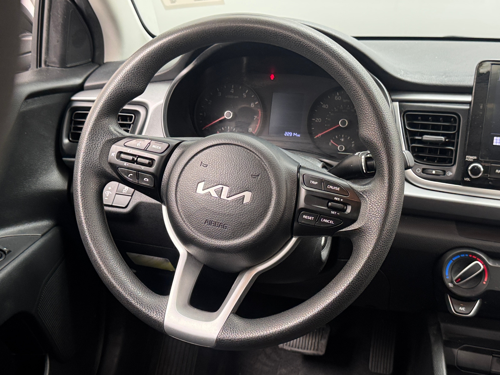 Thumbnail: 2023 Kia Rio - 5