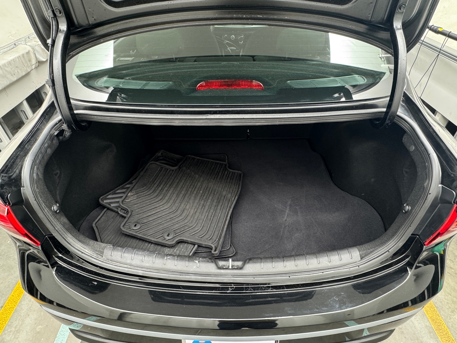 Thumbnail: 2023 Kia Rio - 7