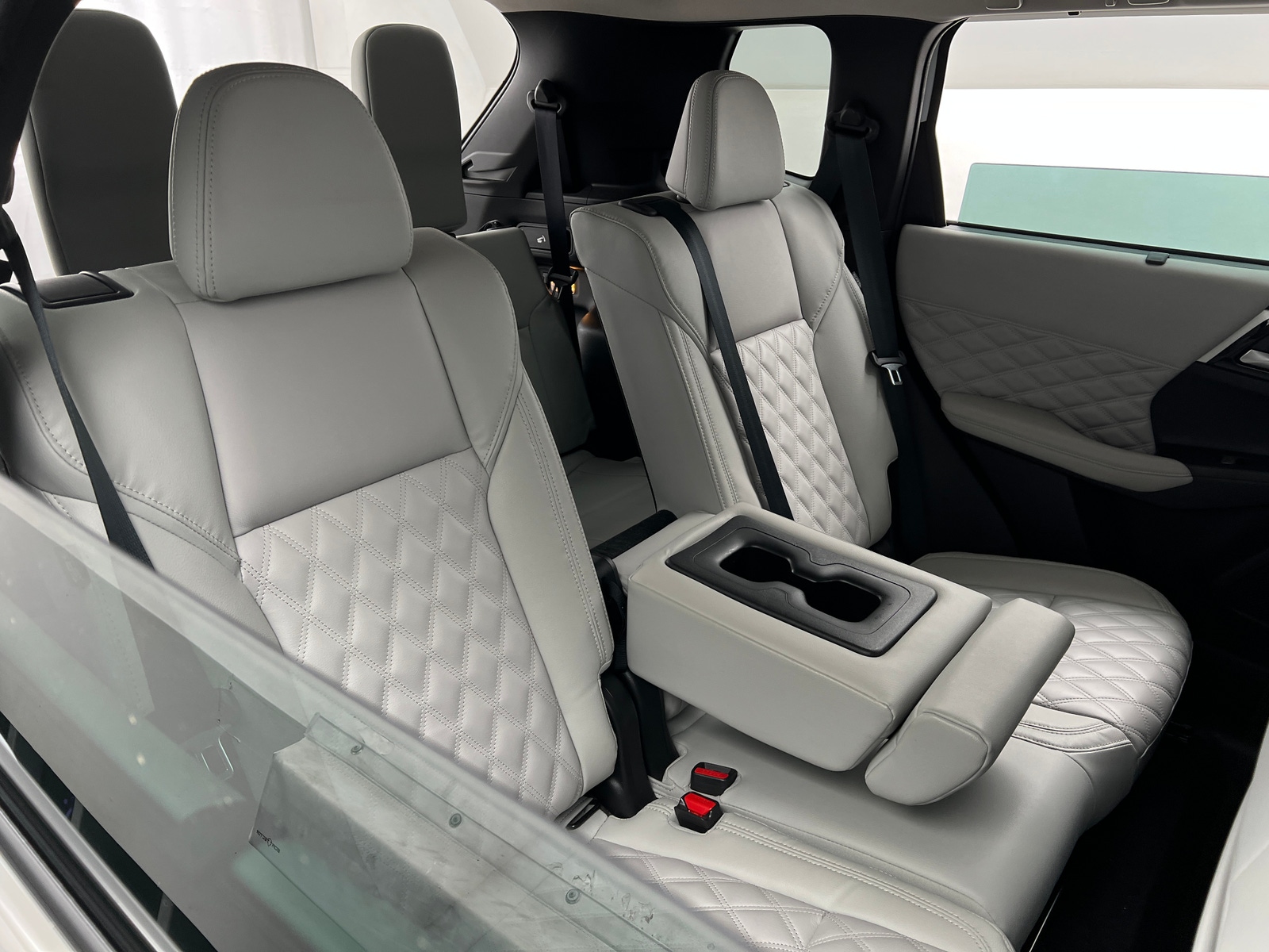 Thumbnail: 2023 Mitsubishi Outlander - 5