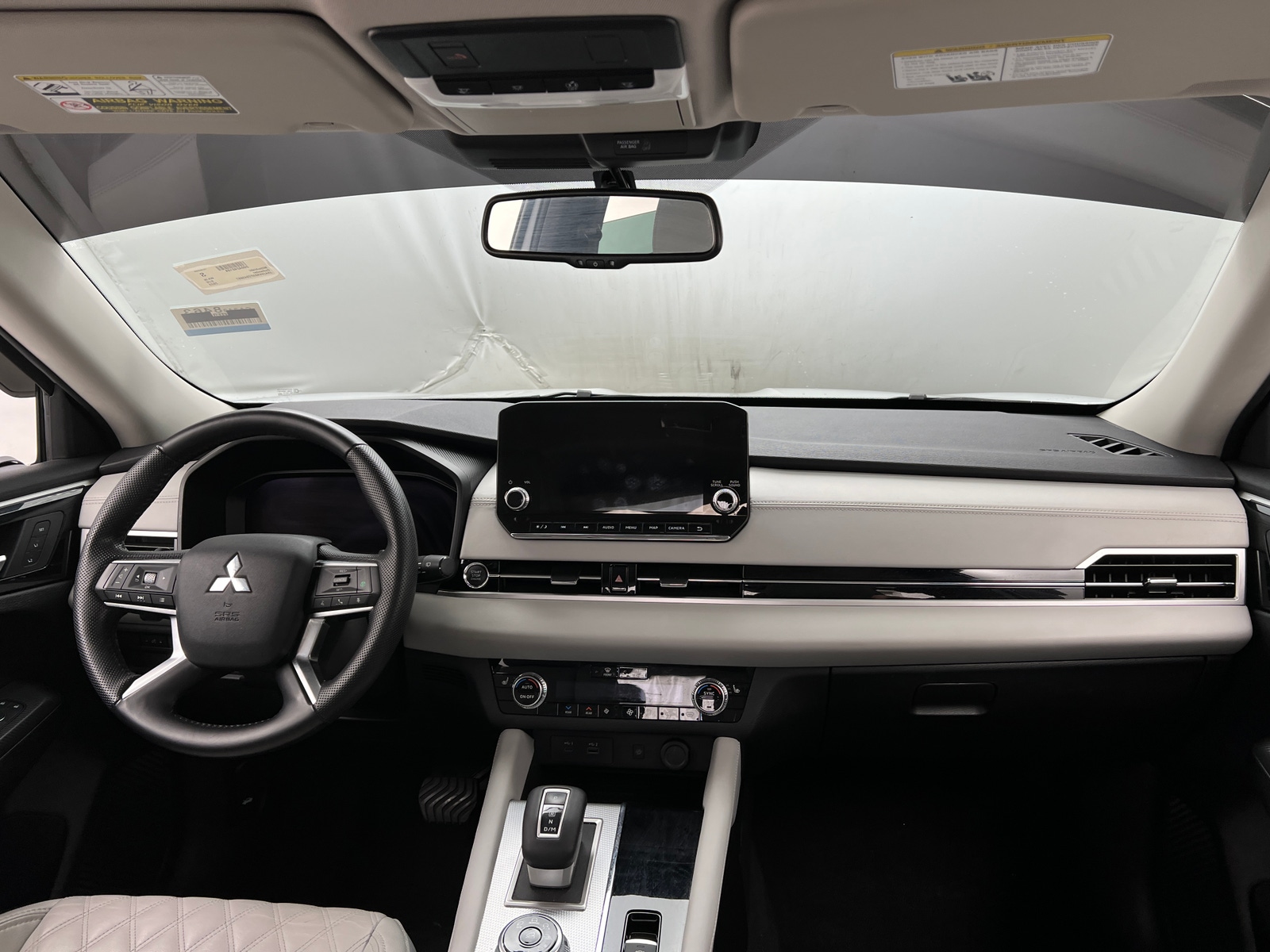 Thumbnail: 2023 Mitsubishi Outlander - 2