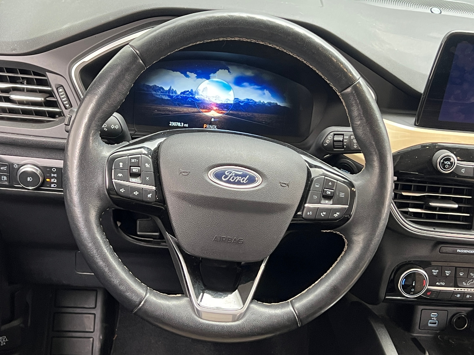 Thumbnail: 2022 Ford Escape - 4