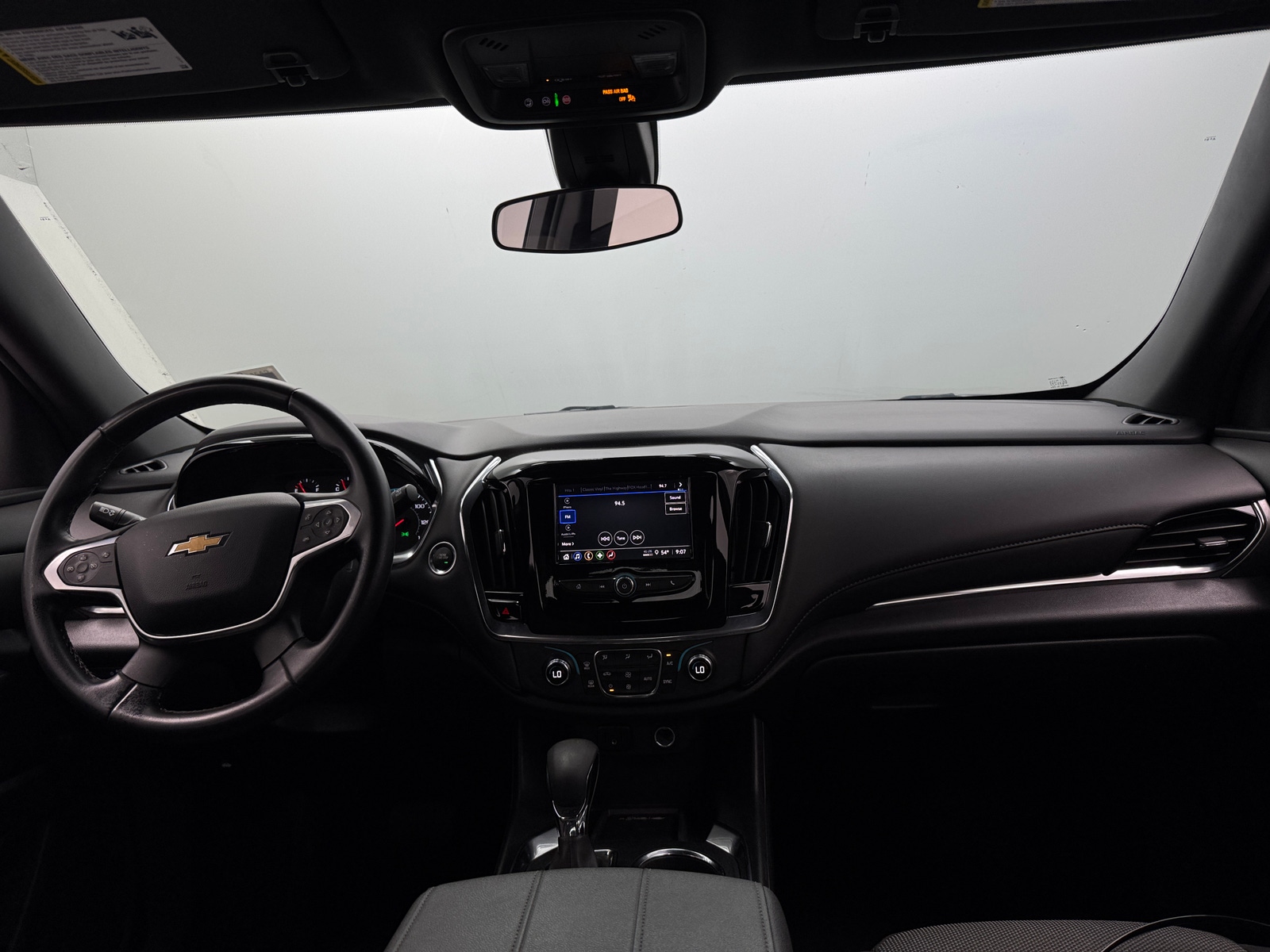 Thumbnail: 2023 Chevrolet Traverse - 3