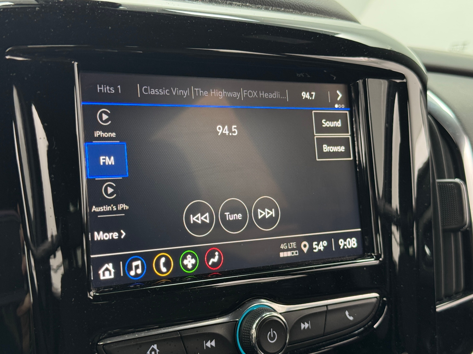 Thumbnail: 2023 Chevrolet Traverse - 4