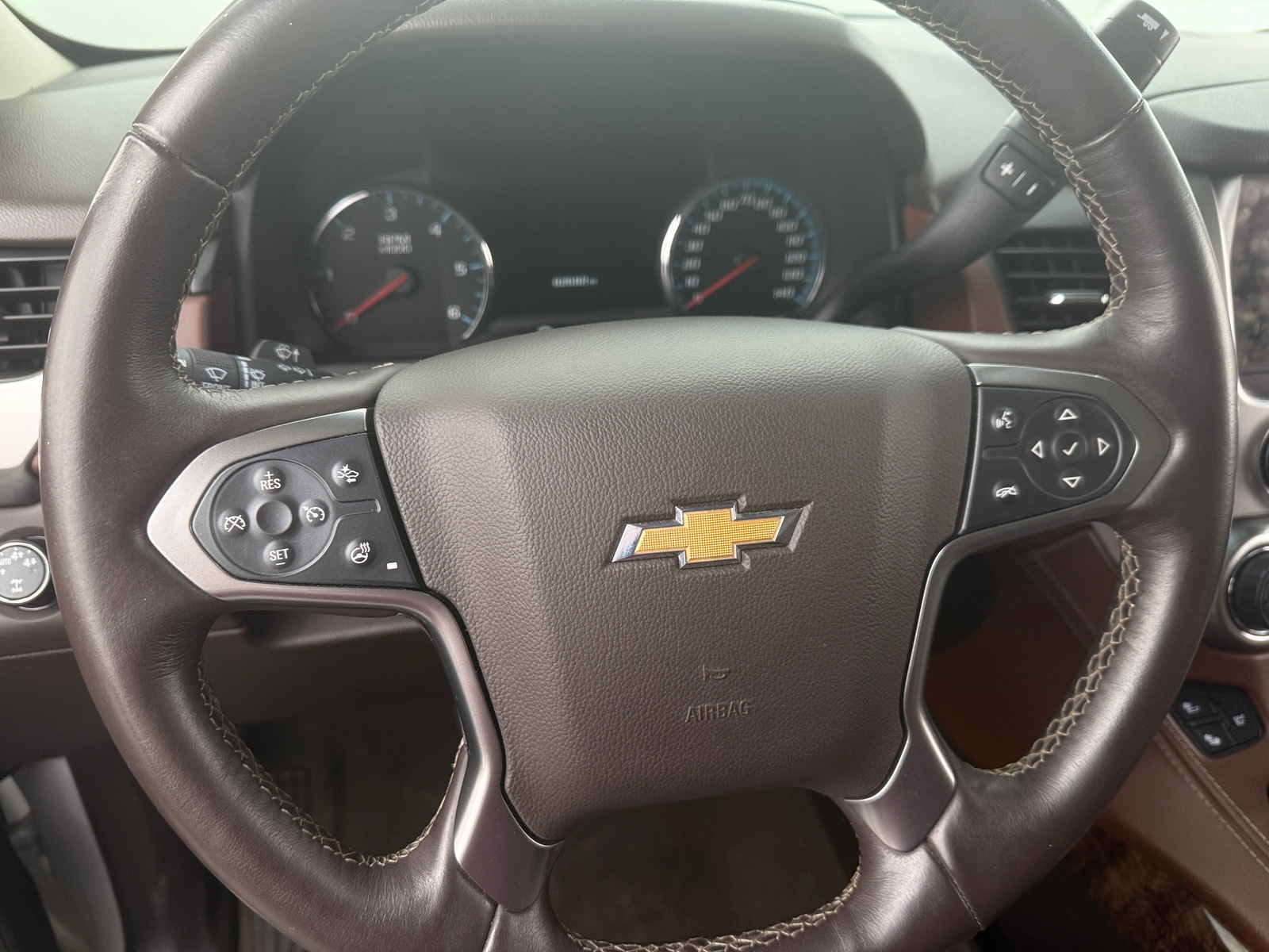 Thumbnail: 2016 Chevrolet Suburban - 4