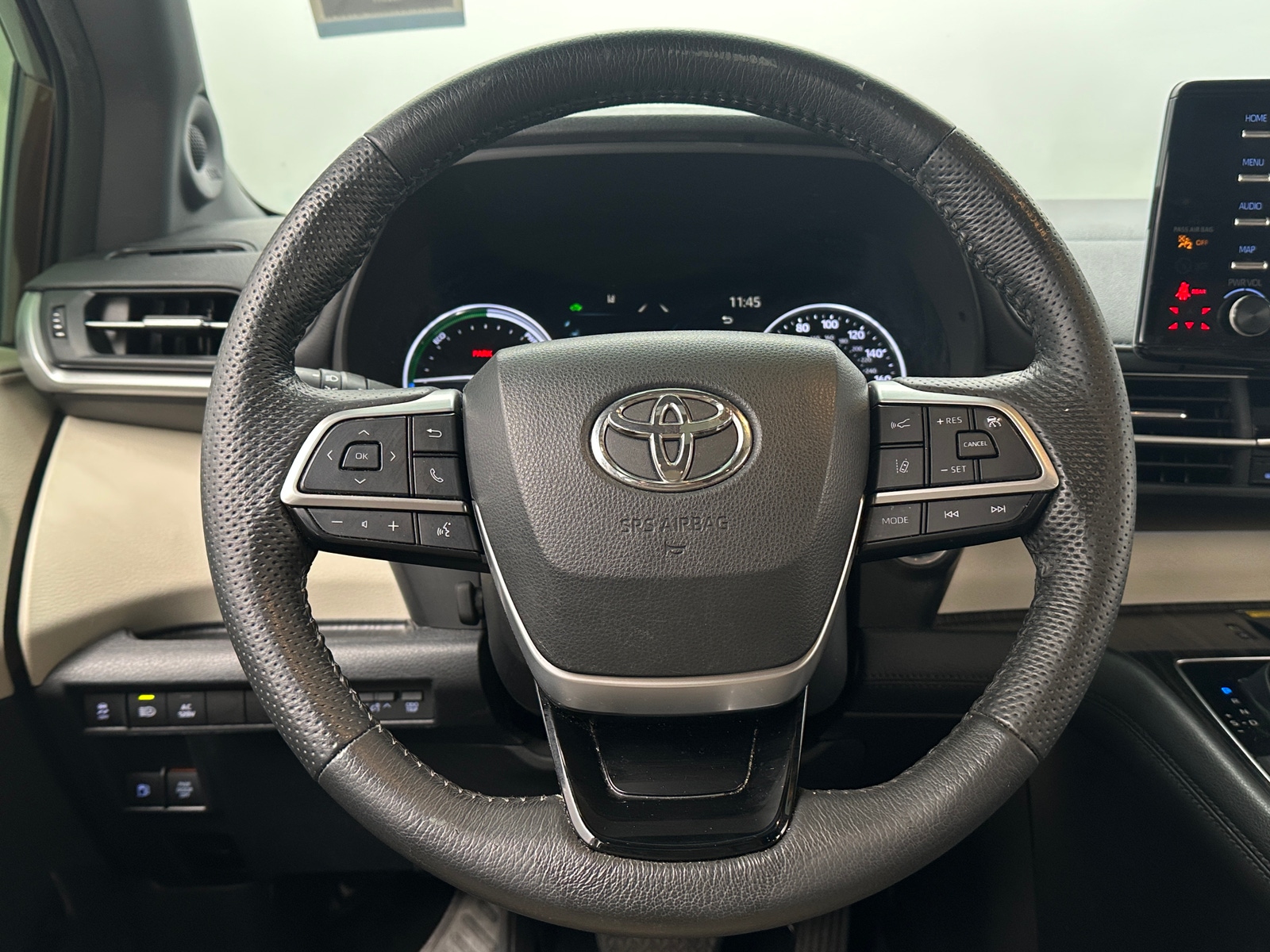 Thumbnail: 2022 Toyota Sienna - 4