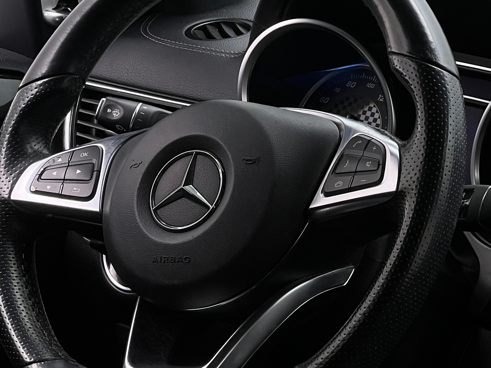 Thumbnail: 2017 Mercedes-Benz GLE - 4