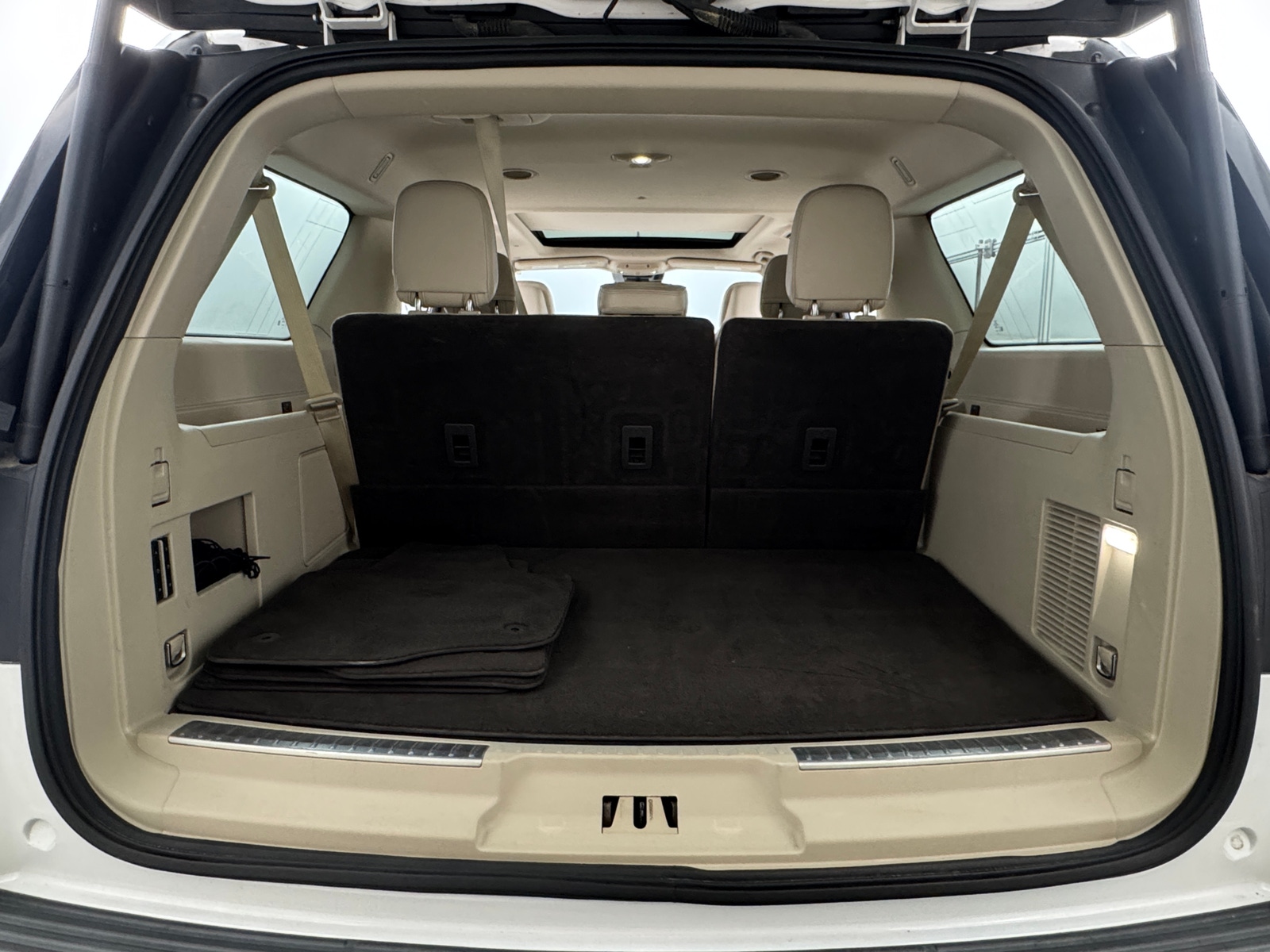 Thumbnail: 2019 Lincoln Navigator L - 6