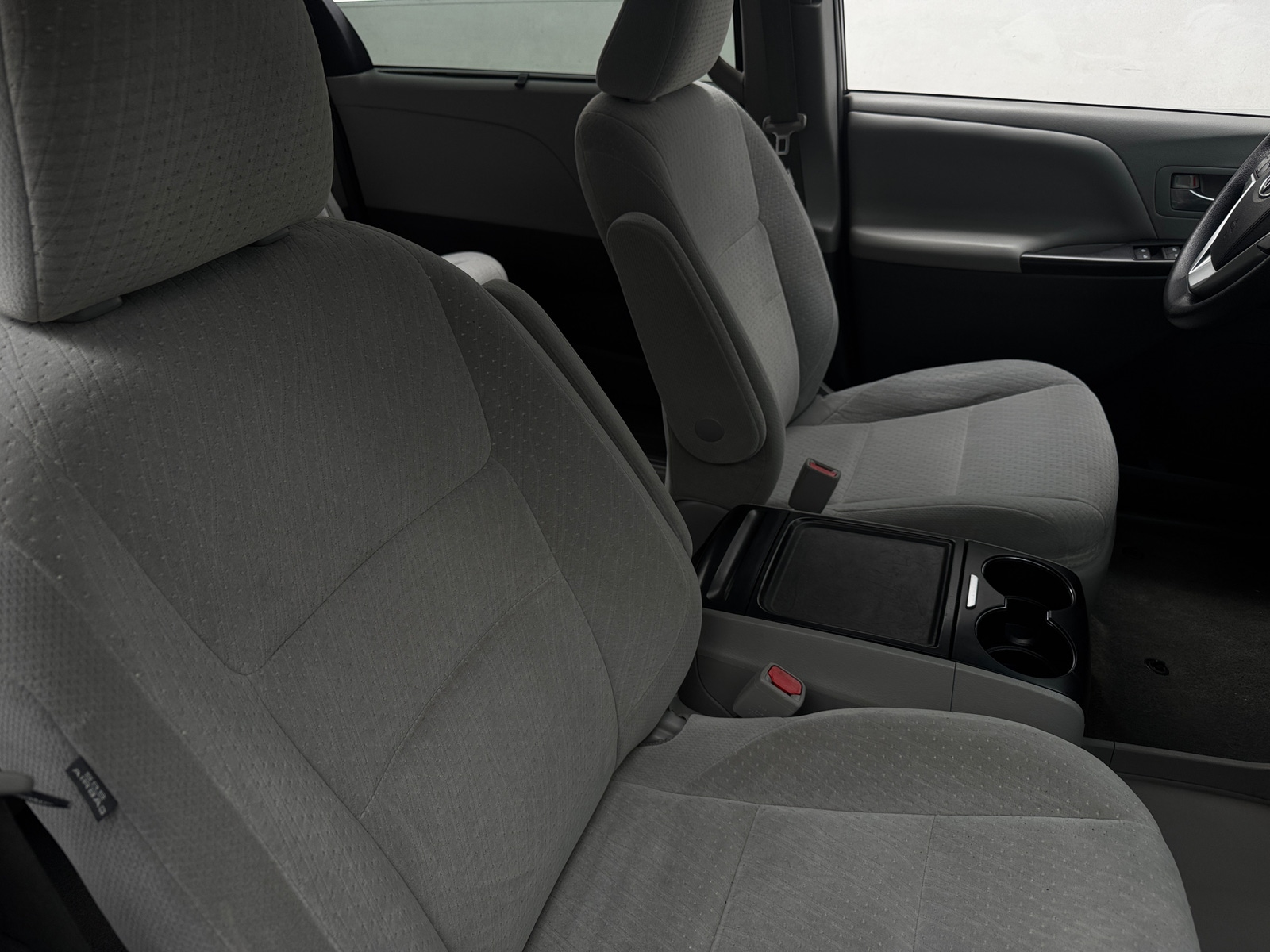 Thumbnail: 2015 Toyota Sienna - 2