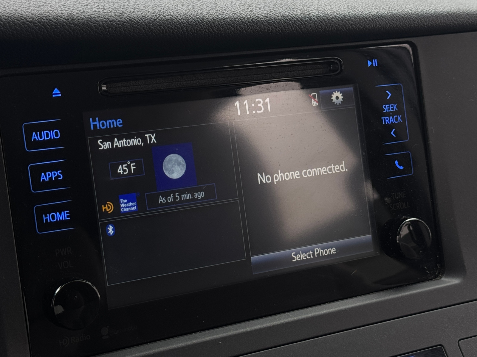 Thumbnail: 2015 Toyota Sienna - 4