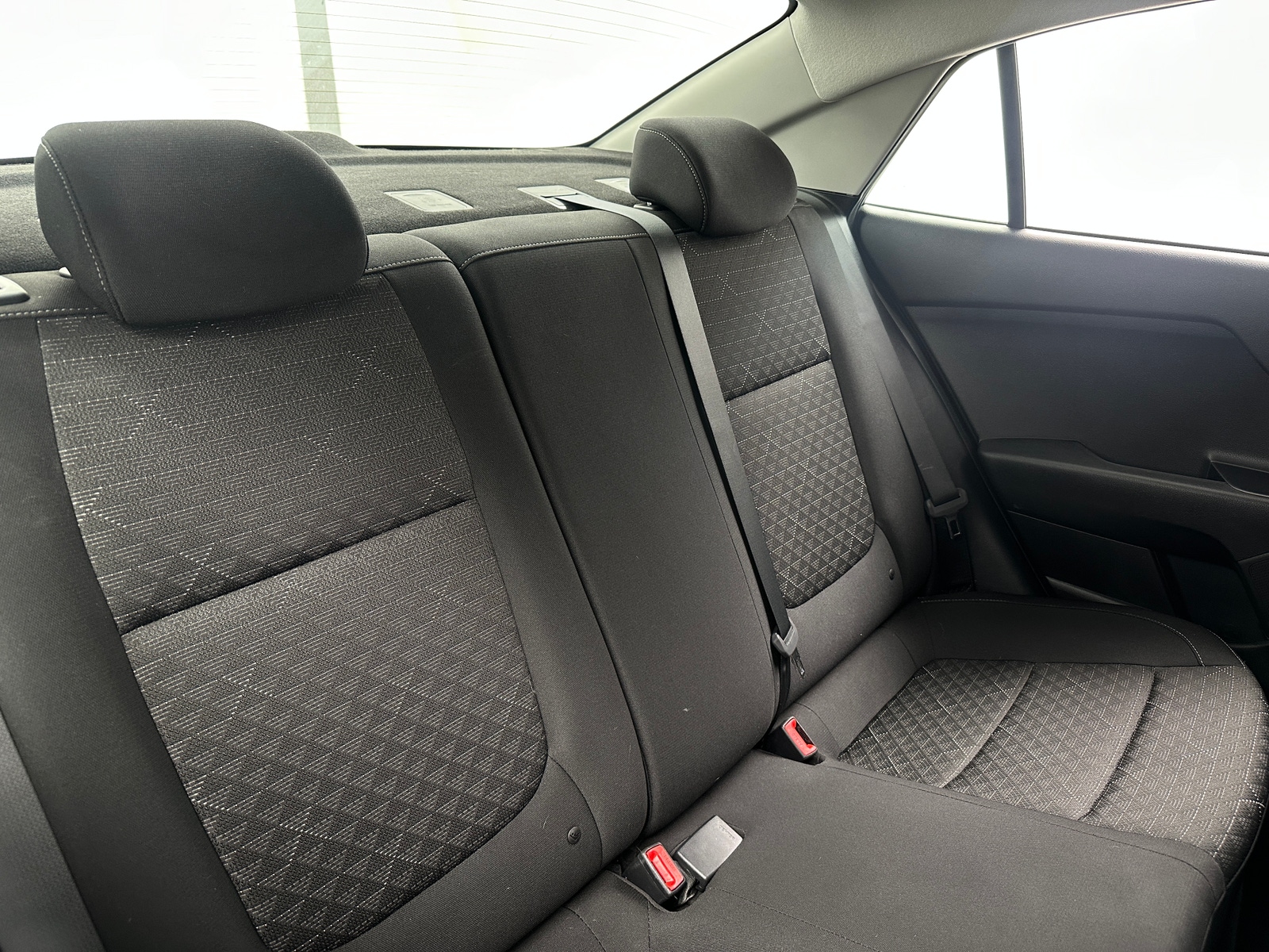 Thumbnail: 2020 Kia Rio - 6