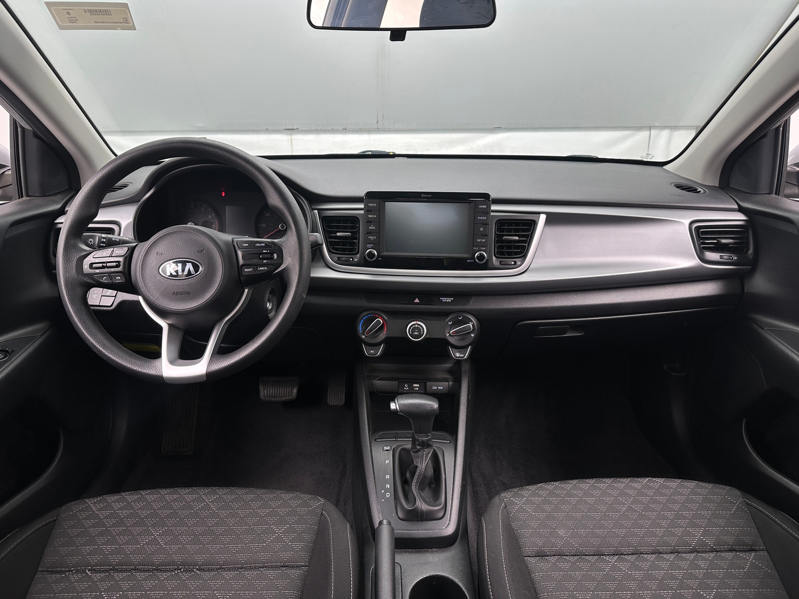 Thumbnail: 2020 Kia Rio - 3