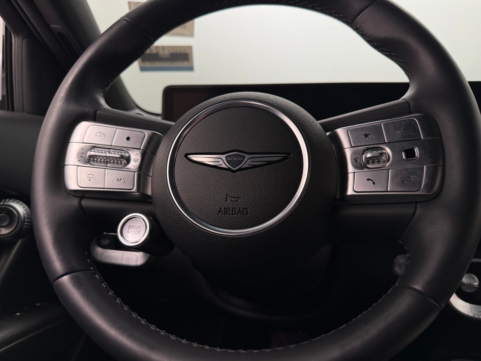 Thumbnail: 2025 Genesis GV60 - 4