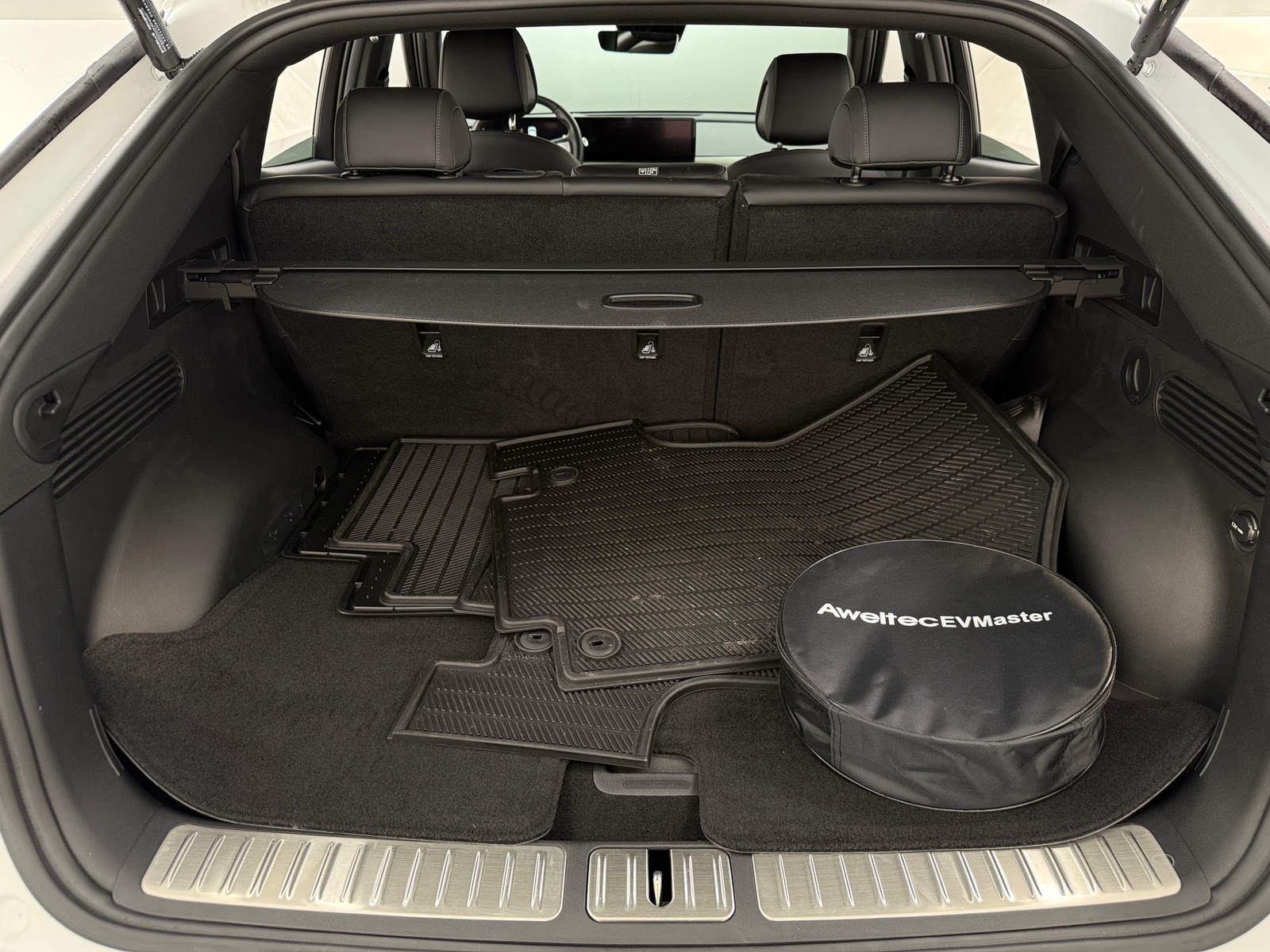 Thumbnail: 2025 Genesis GV60 - 6