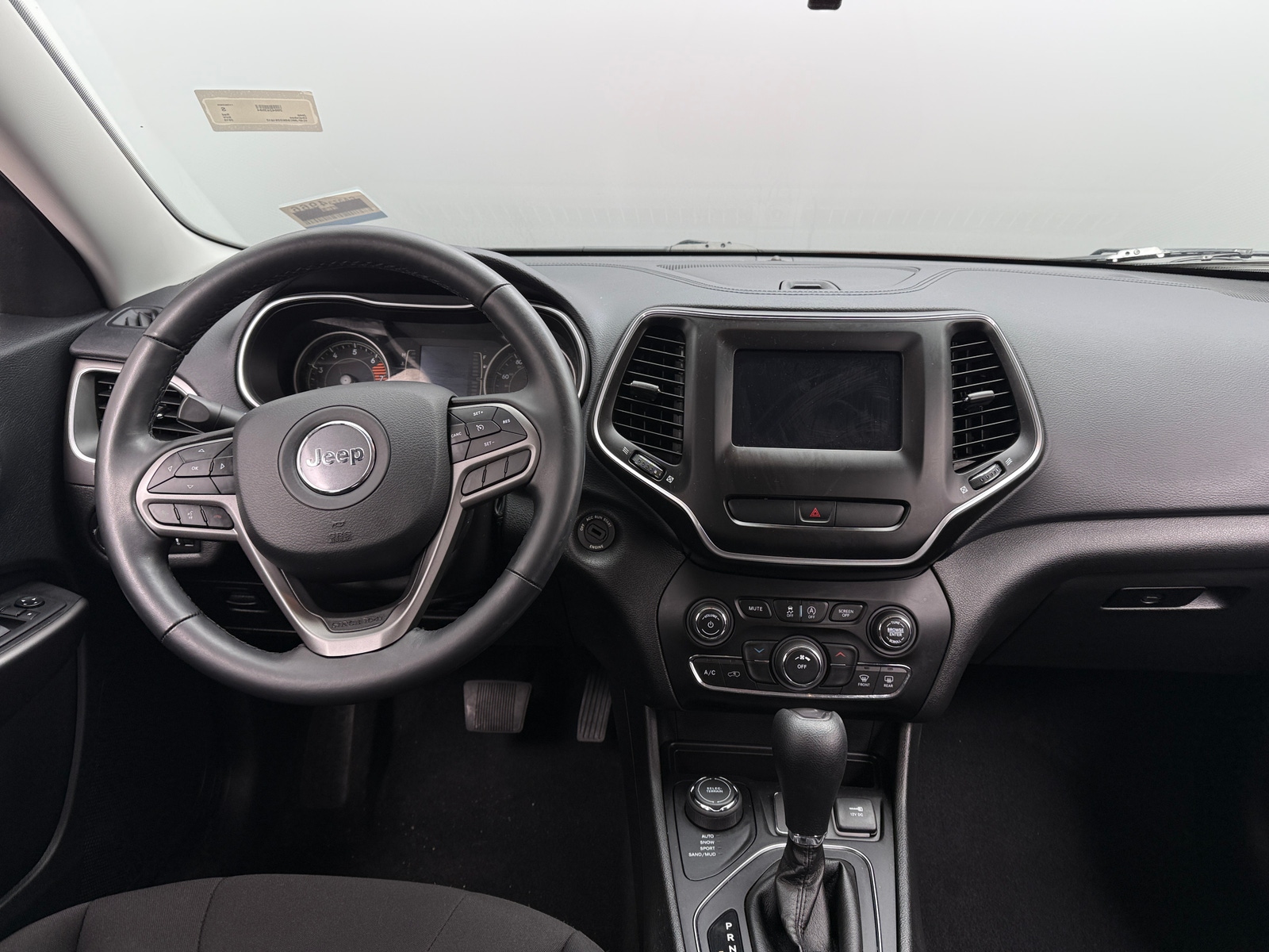 Thumbnail: 2019 Jeep Cherokee - 3