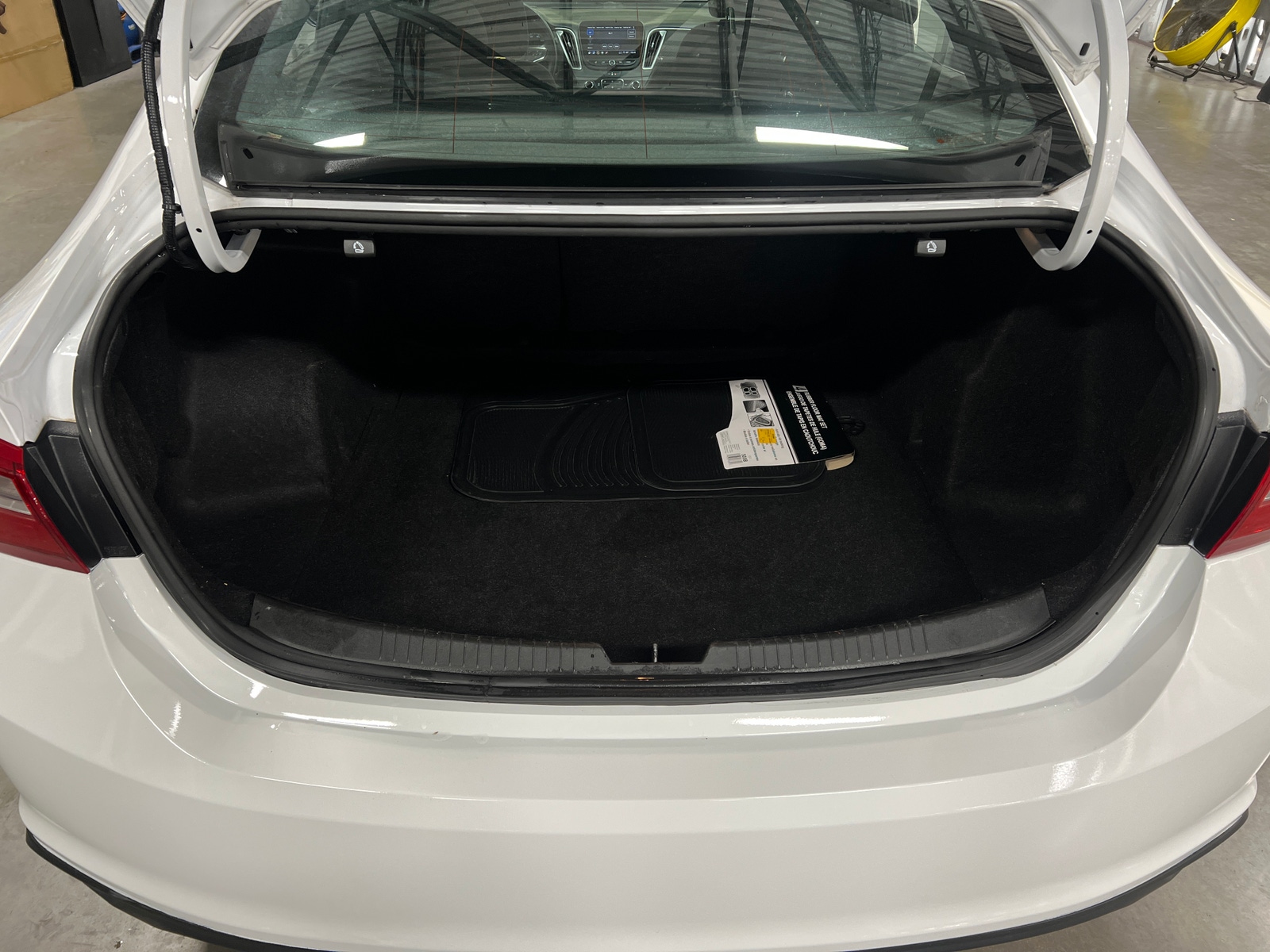 Thumbnail: 2023 Chevrolet Malibu - 7