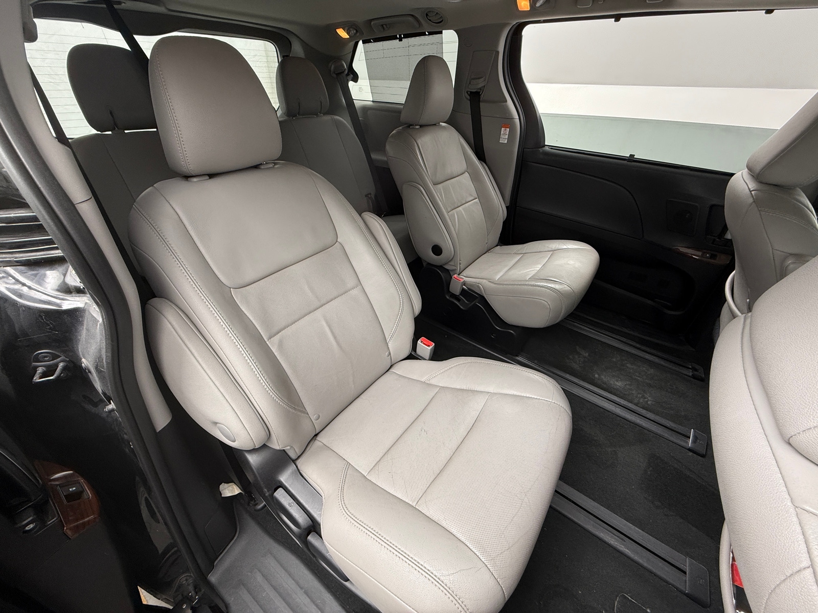 Thumbnail: 2015 Toyota Sienna - 5