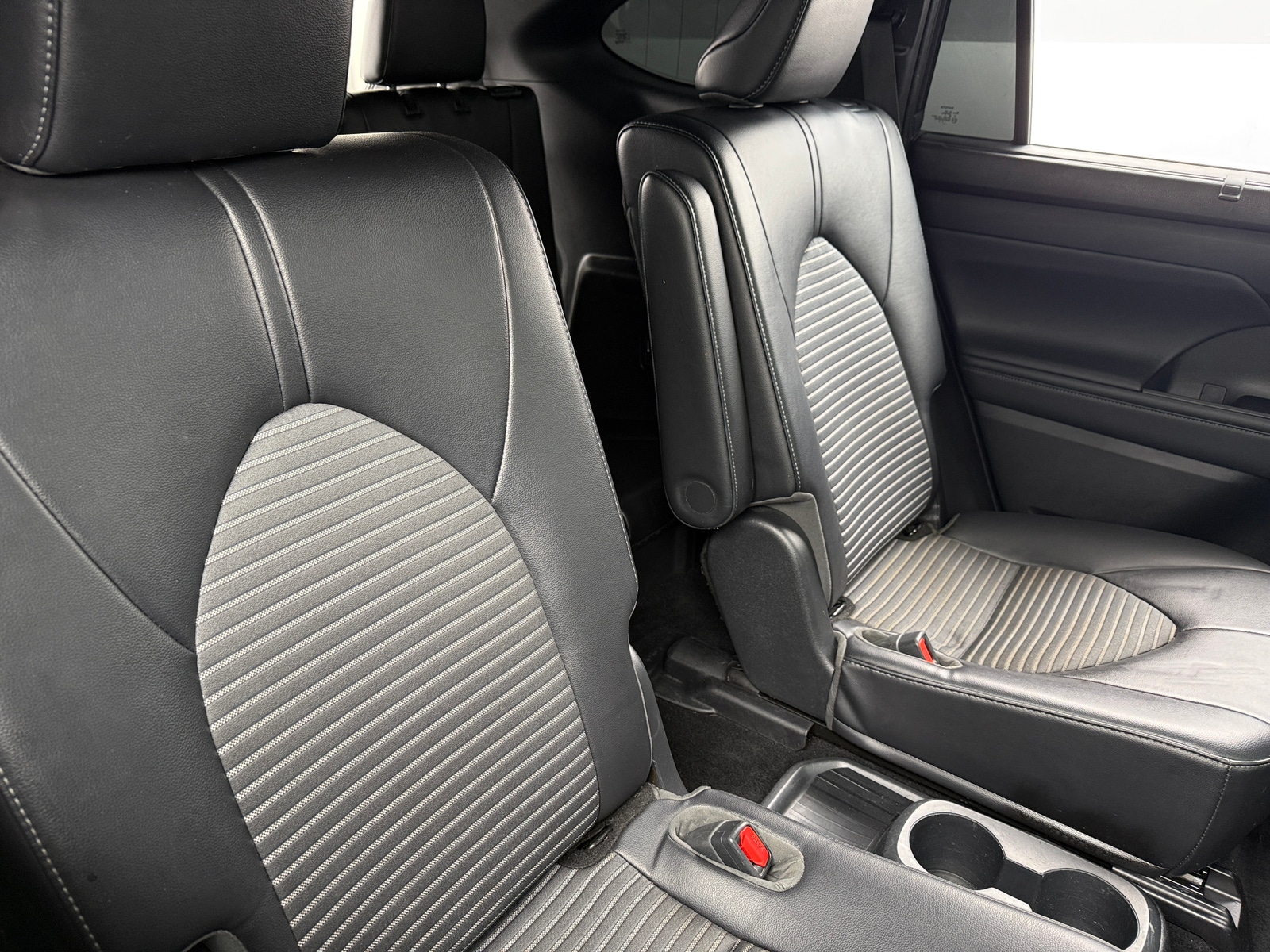 Thumbnail: 2022 Toyota Highlander - 5