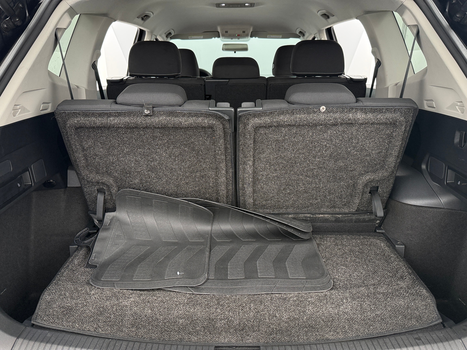 Thumbnail: 2022 Volkswagen Tiguan - 7