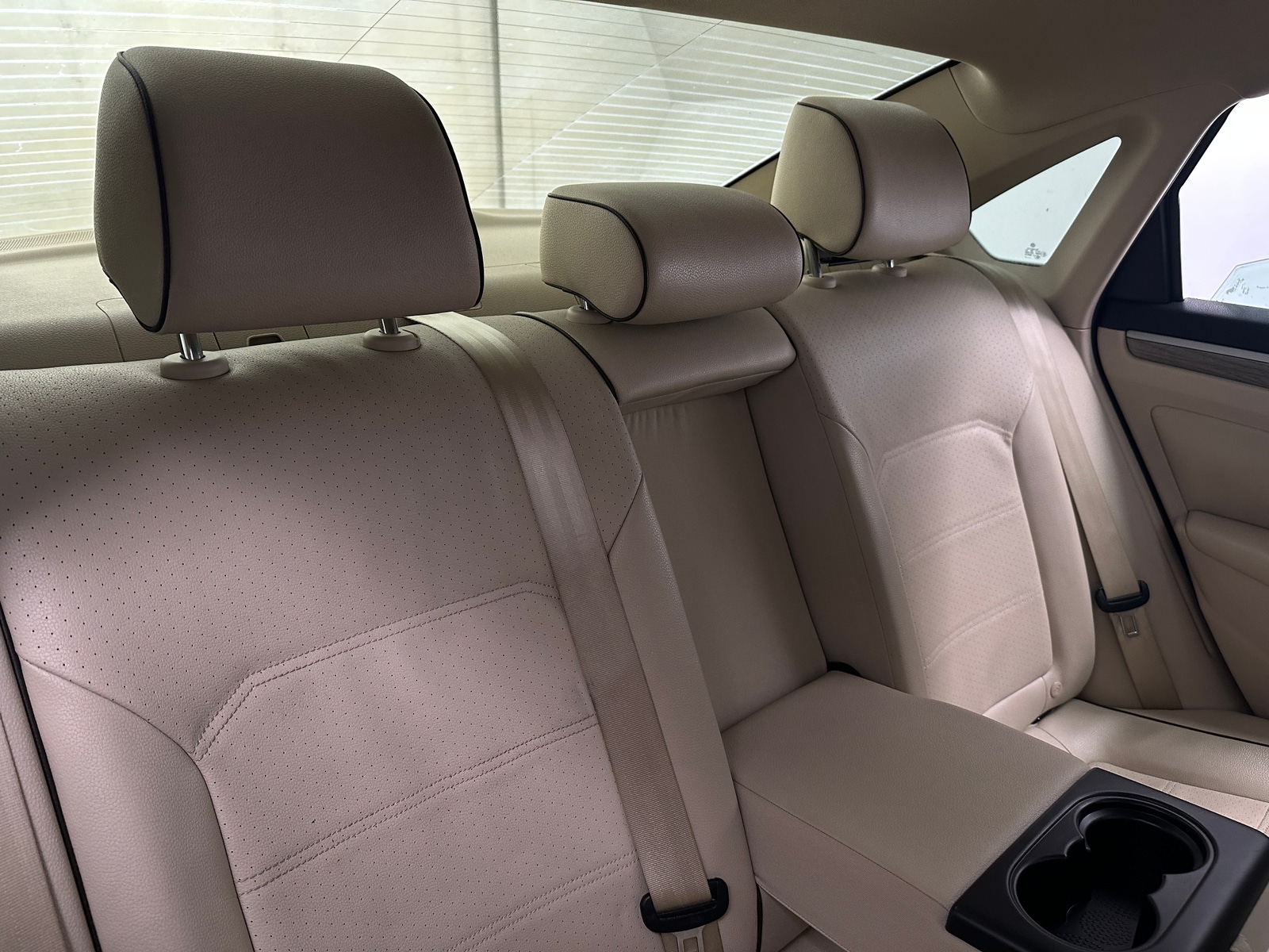 Thumbnail: 2017 Volkswagen Passat - 5