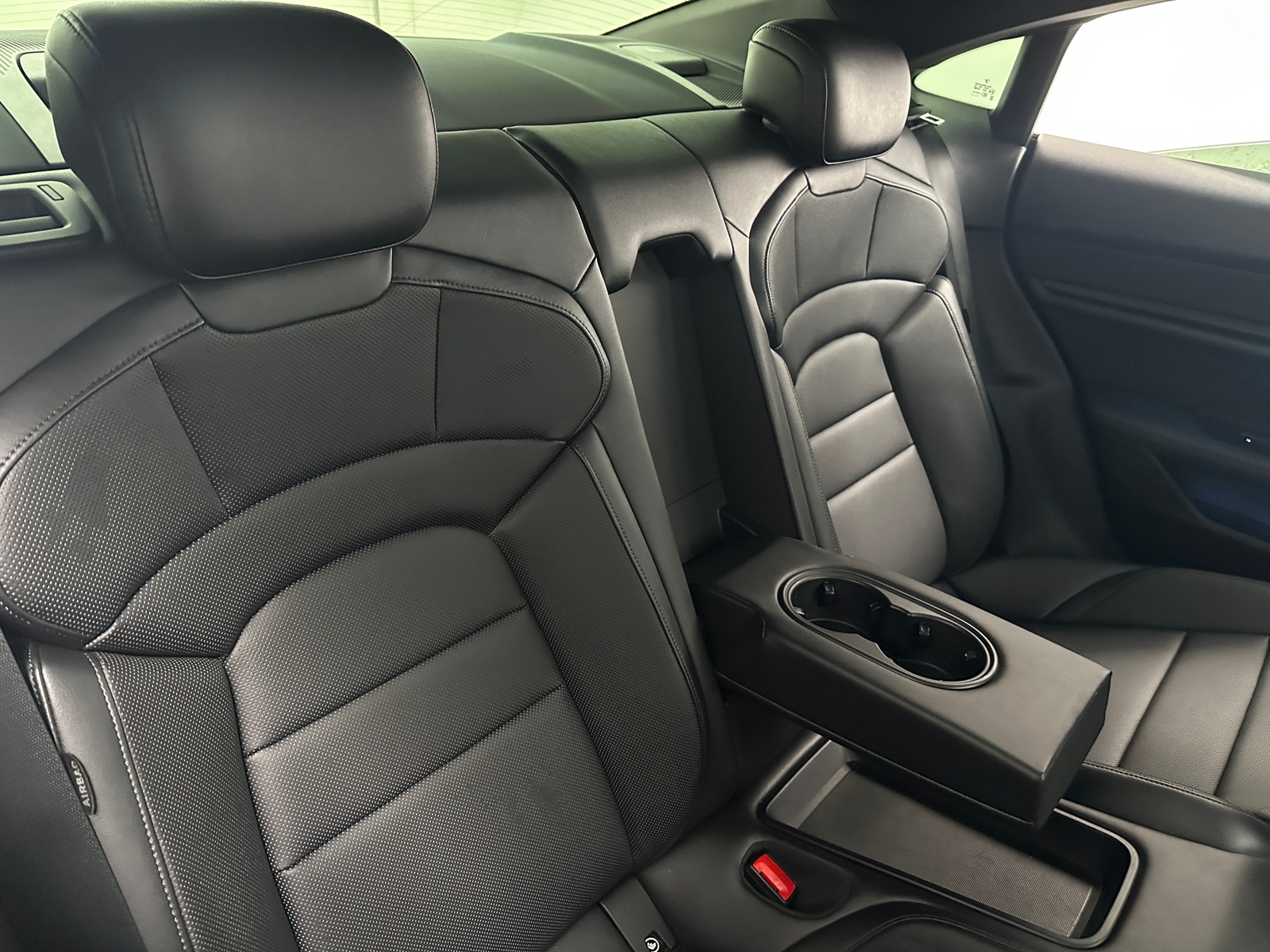 Thumbnail: 2023 Porsche Taycan - 5