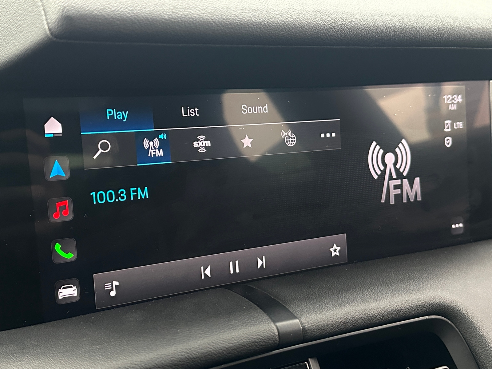 Thumbnail: 2023 Porsche Taycan - 3