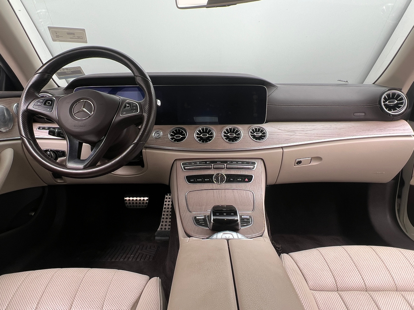 Thumbnail: 2018 Mercedes-Benz E-Class - 2