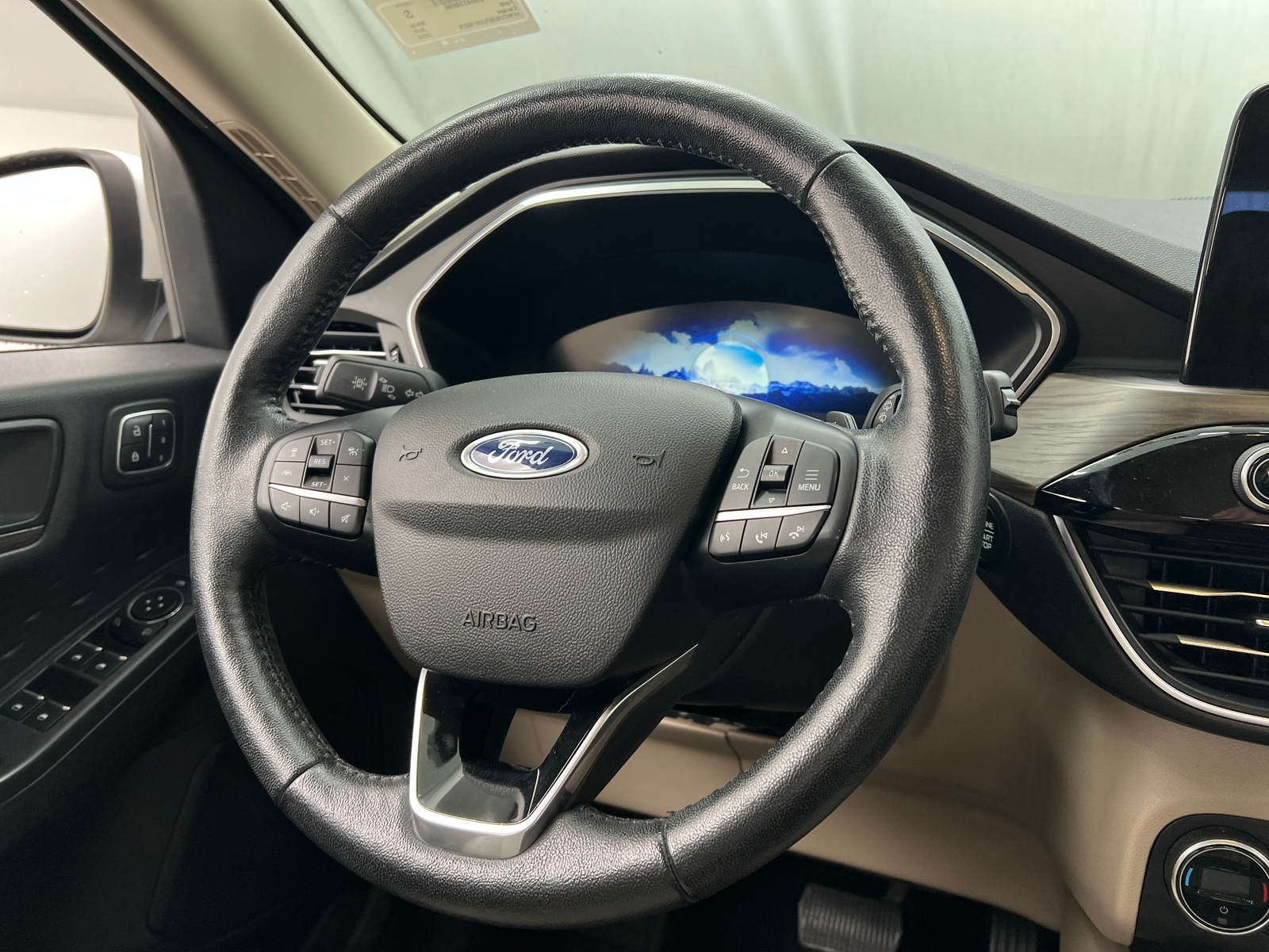 Thumbnail: 2020 Ford Escape - 4