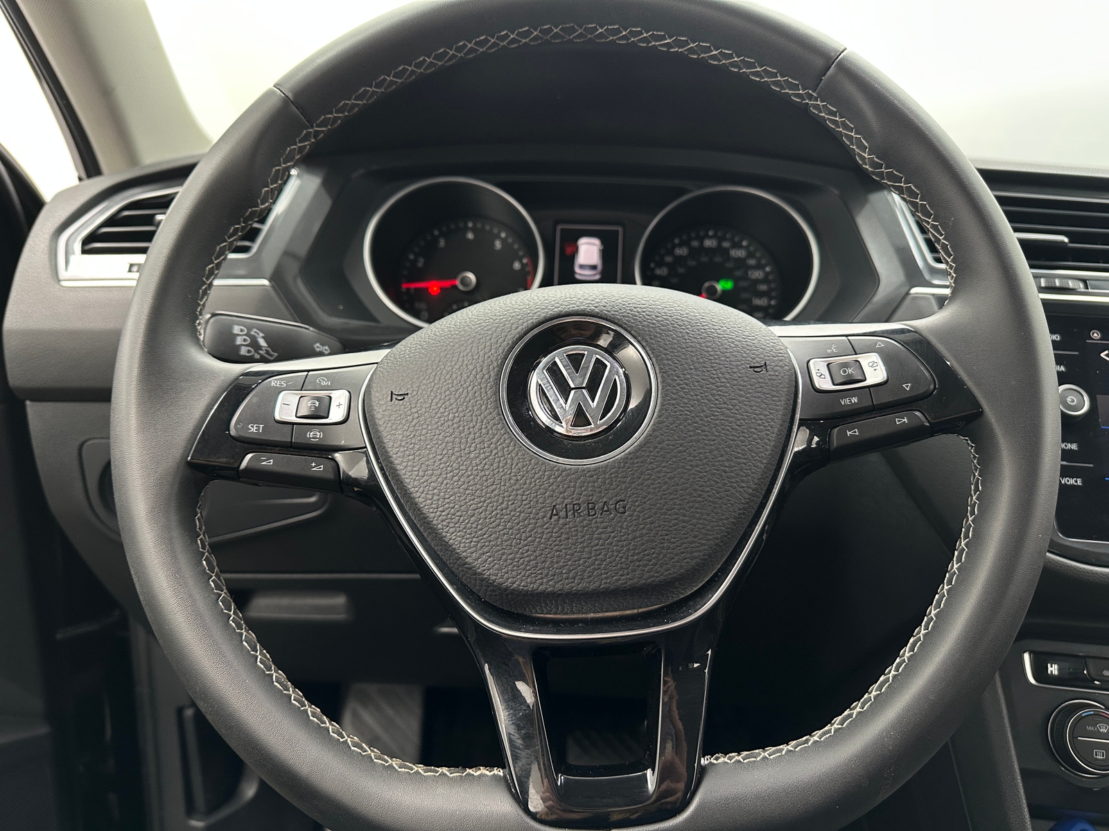 Thumbnail: 2021 Volkswagen Tiguan - 4