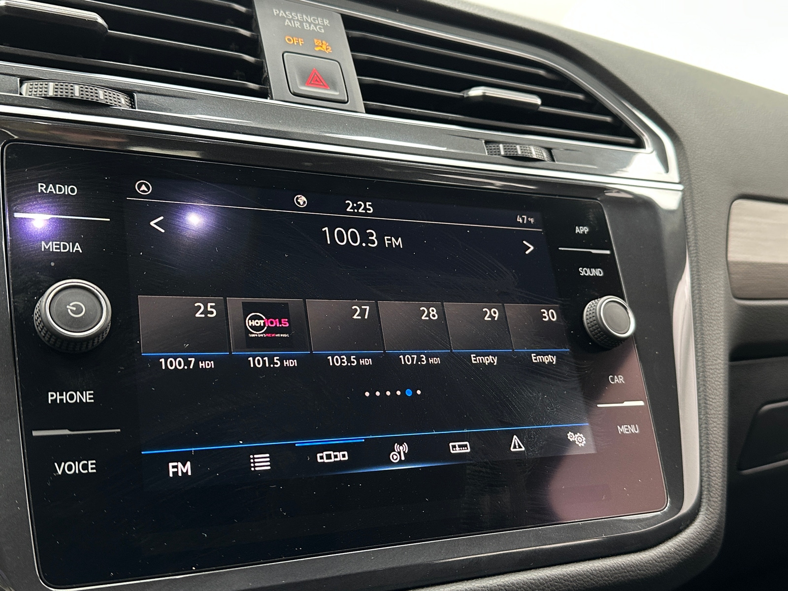 Thumbnail: 2021 Volkswagen Tiguan - 3