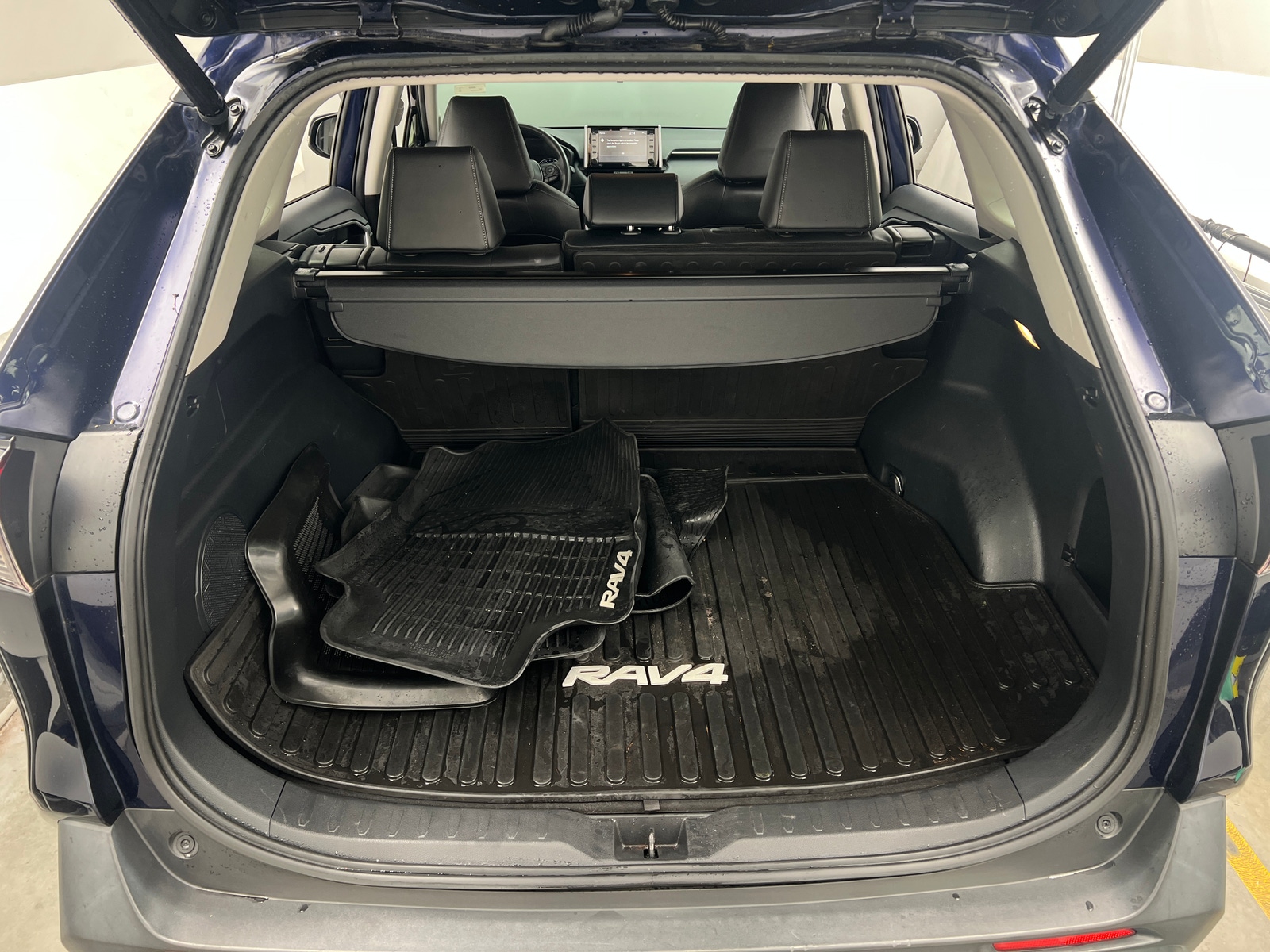 Thumbnail: 2020 Toyota RAV4 - 6