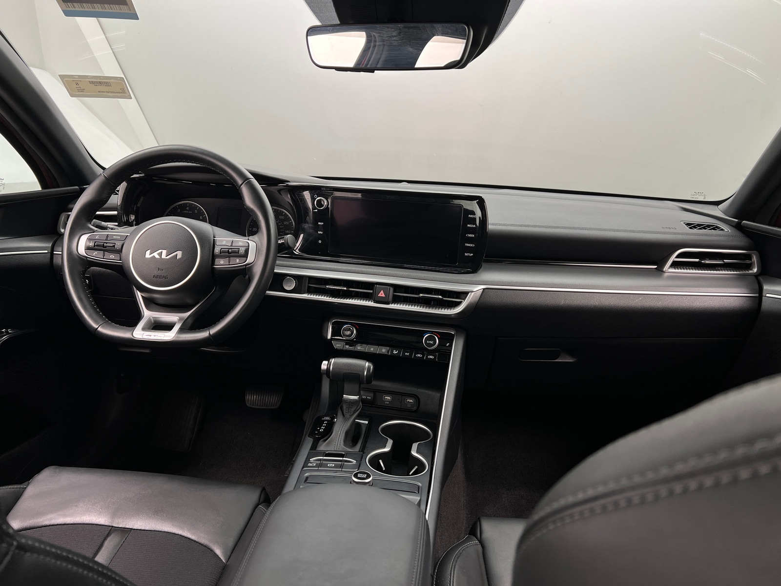 Thumbnail: 2023 Kia K5 - 3