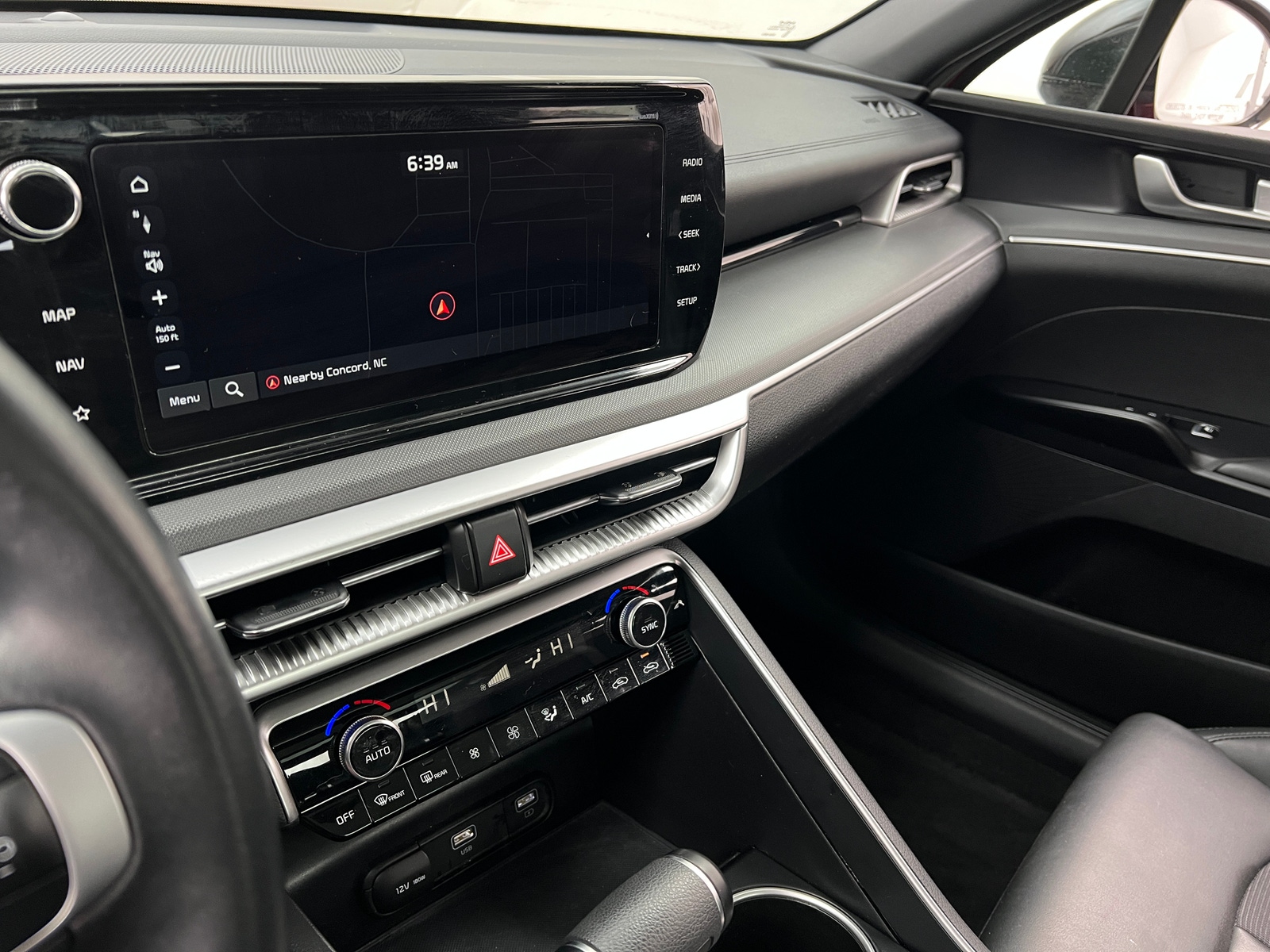 Thumbnail: 2023 Kia K5 - 4