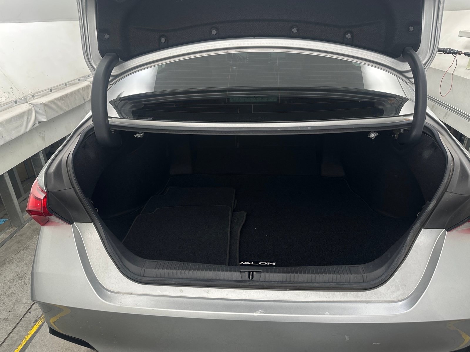 Thumbnail: 2019 Toyota Avalon - 7