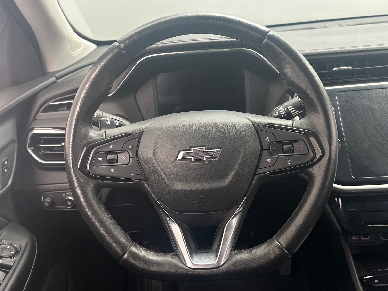 Thumbnail: 2023 Chevrolet Bolt EUV - 5