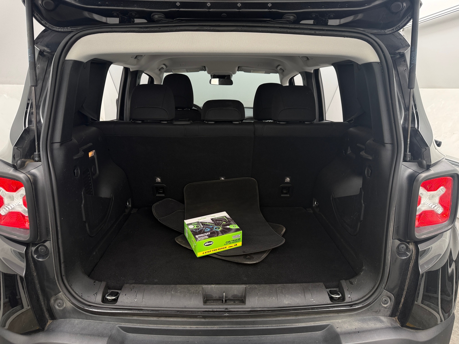 Thumbnail: 2020 Jeep Renegade - 7