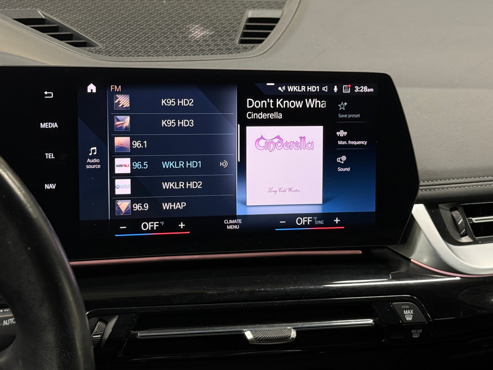 Thumbnail: 2023 BMW X1 - 3