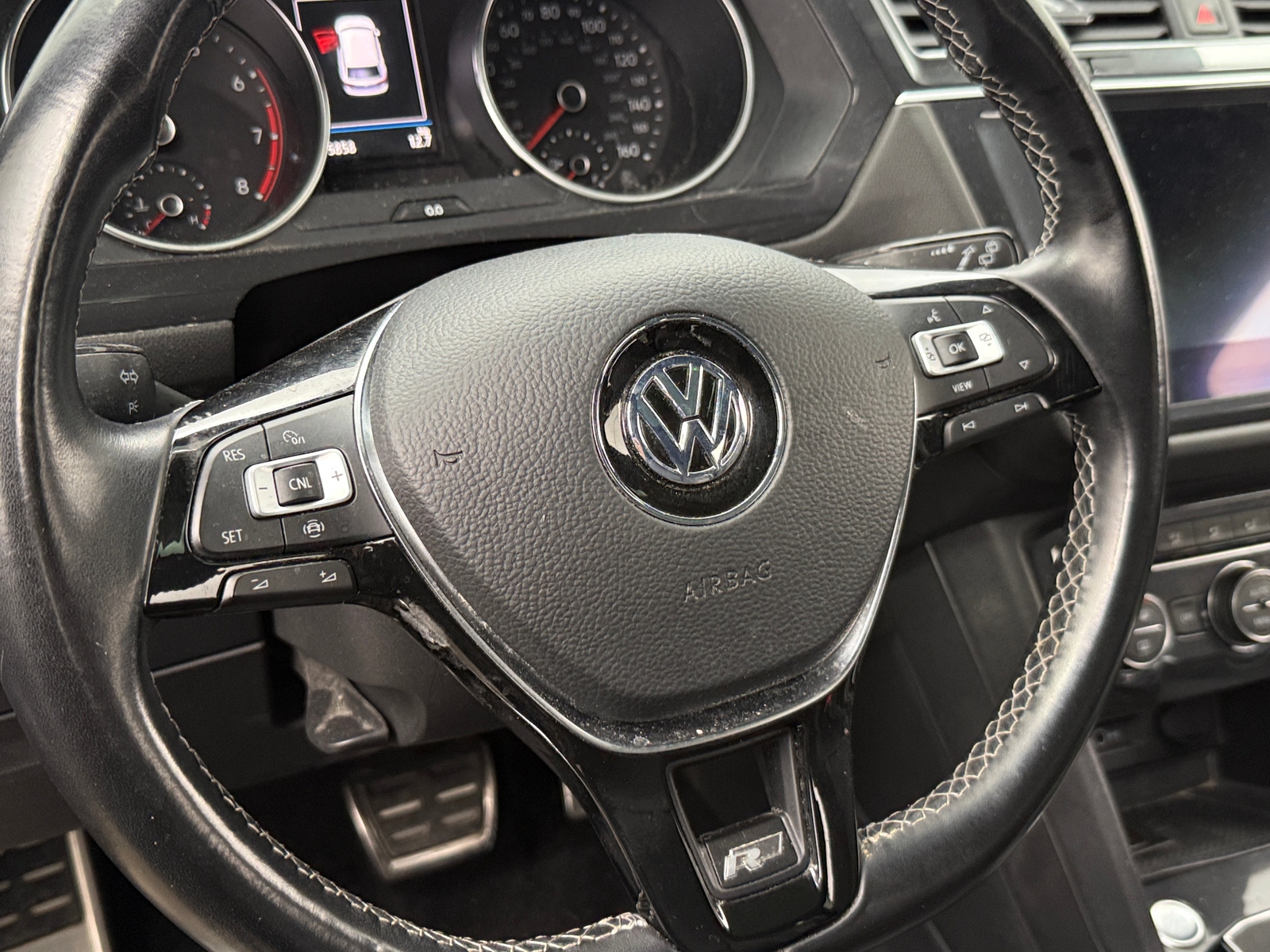 Thumbnail: 2020 Volkswagen Tiguan - 4