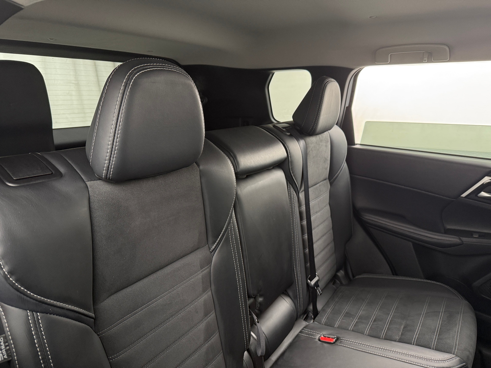 Thumbnail: 2024 Mitsubishi Outlander - 5