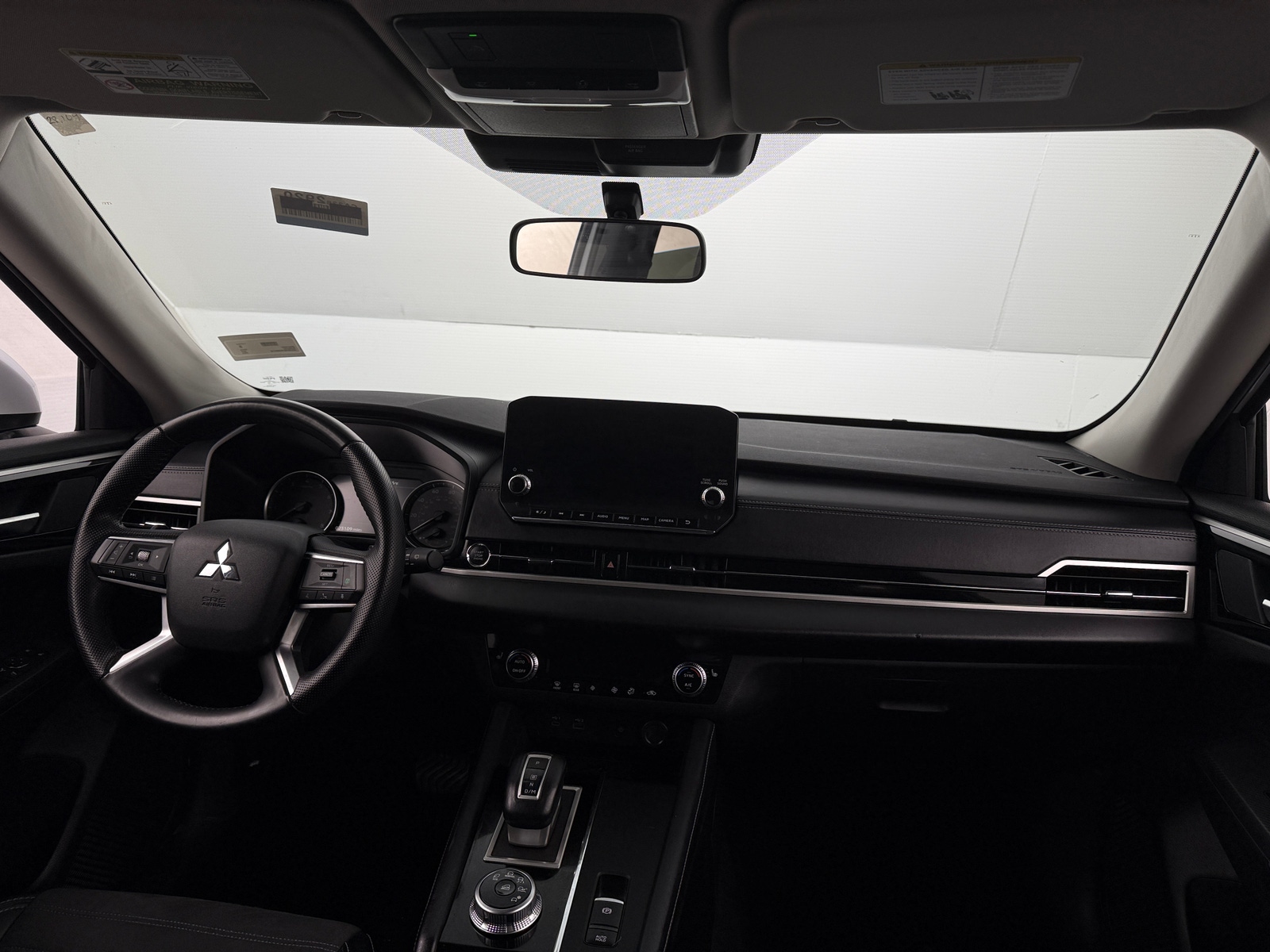 Thumbnail: 2024 Mitsubishi Outlander - 2