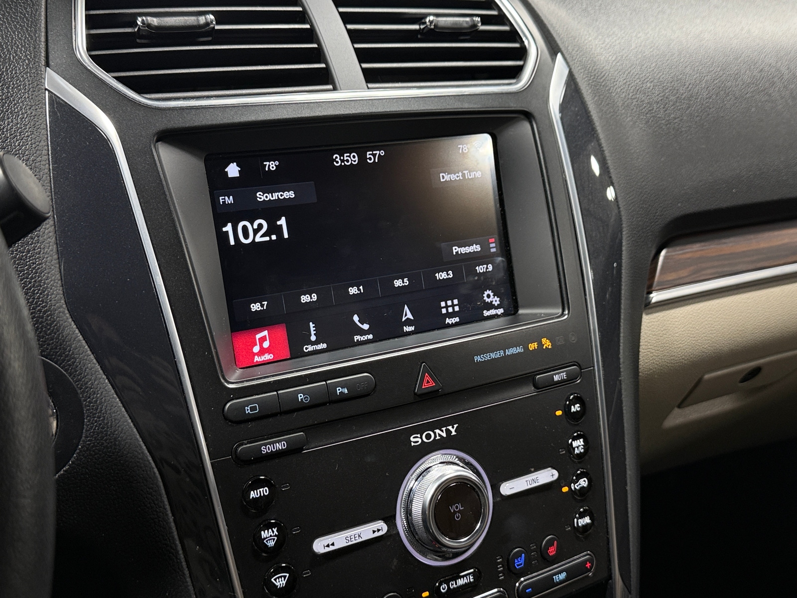 Thumbnail: 2019 Ford Explorer - 3