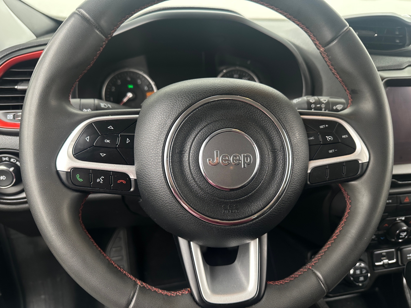 Thumbnail: 2023 Jeep Renegade - 5