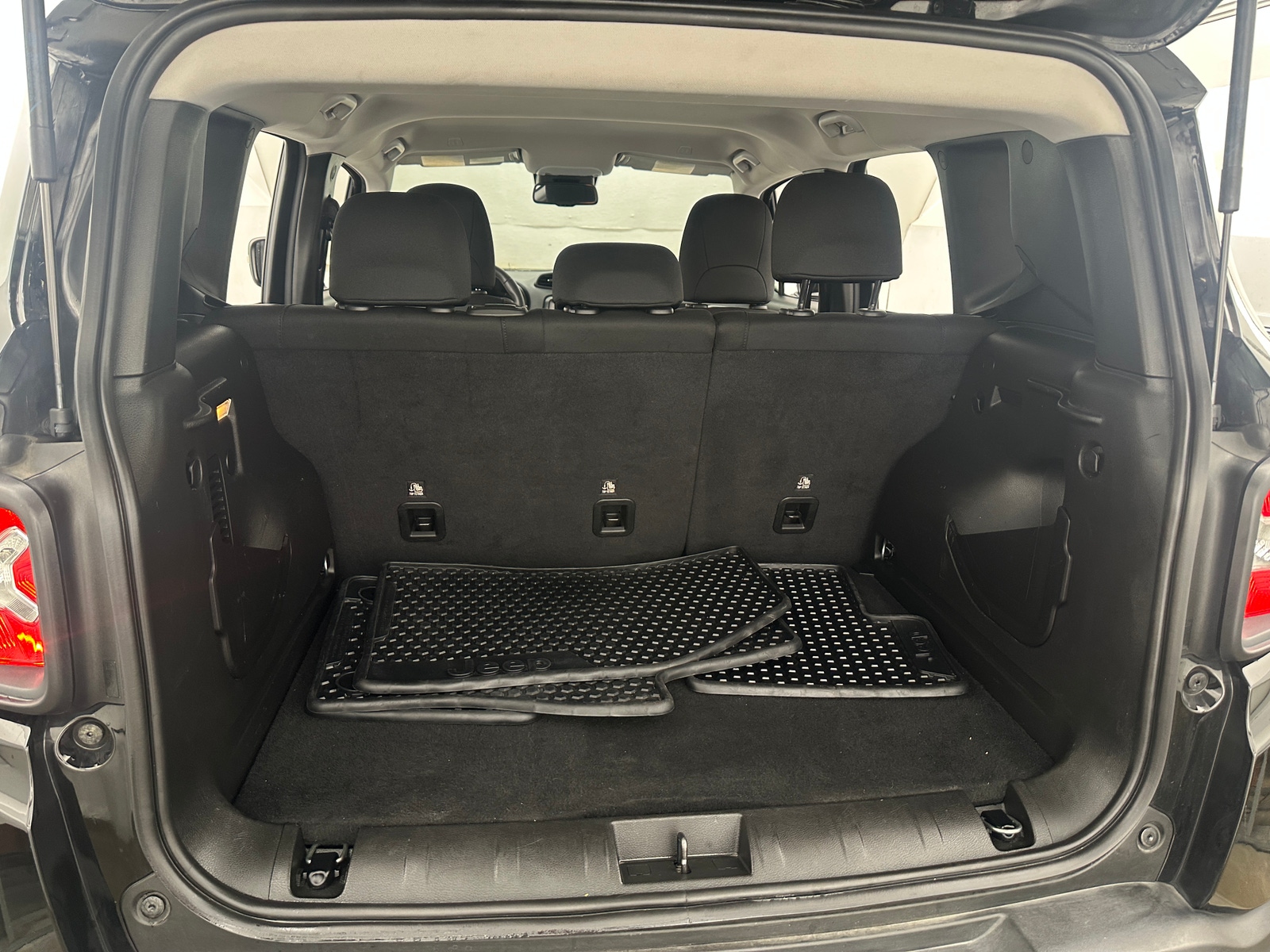 Thumbnail: 2023 Jeep Renegade - 7