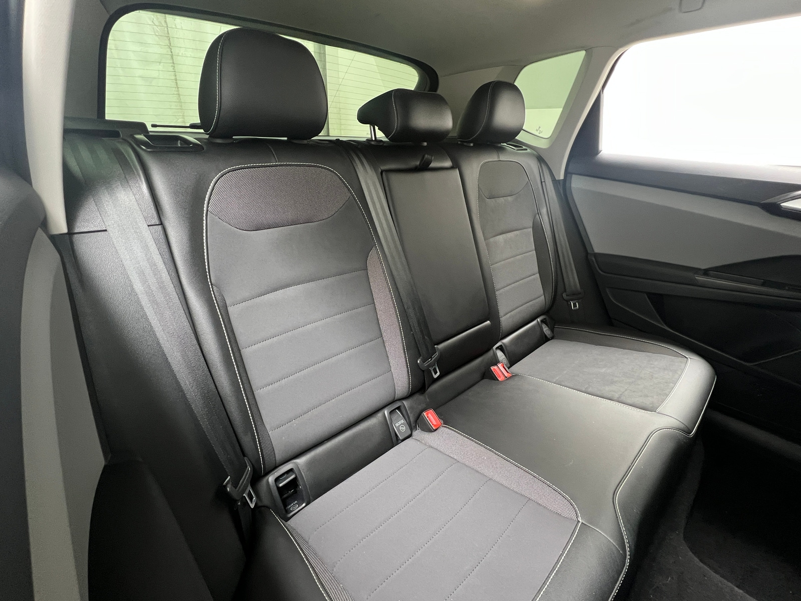 Thumbnail: 2022 Volkswagen Taos - 5