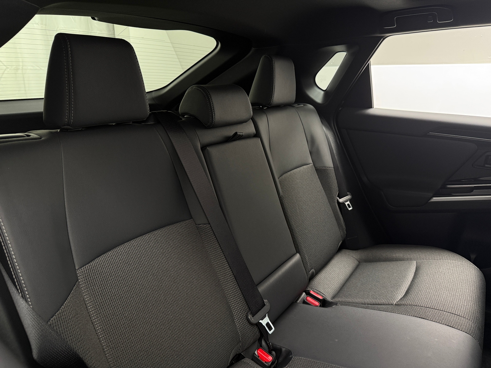 Thumbnail: 2025 Toyota bZ4X - 5