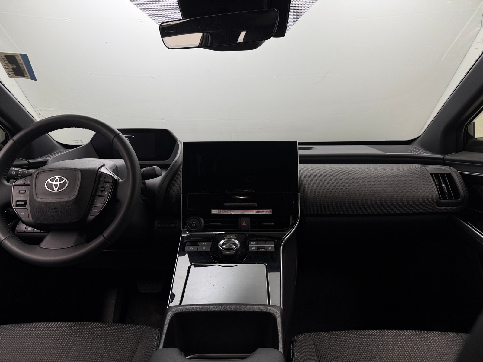 Thumbnail: 2025 Toyota bZ4X - 2