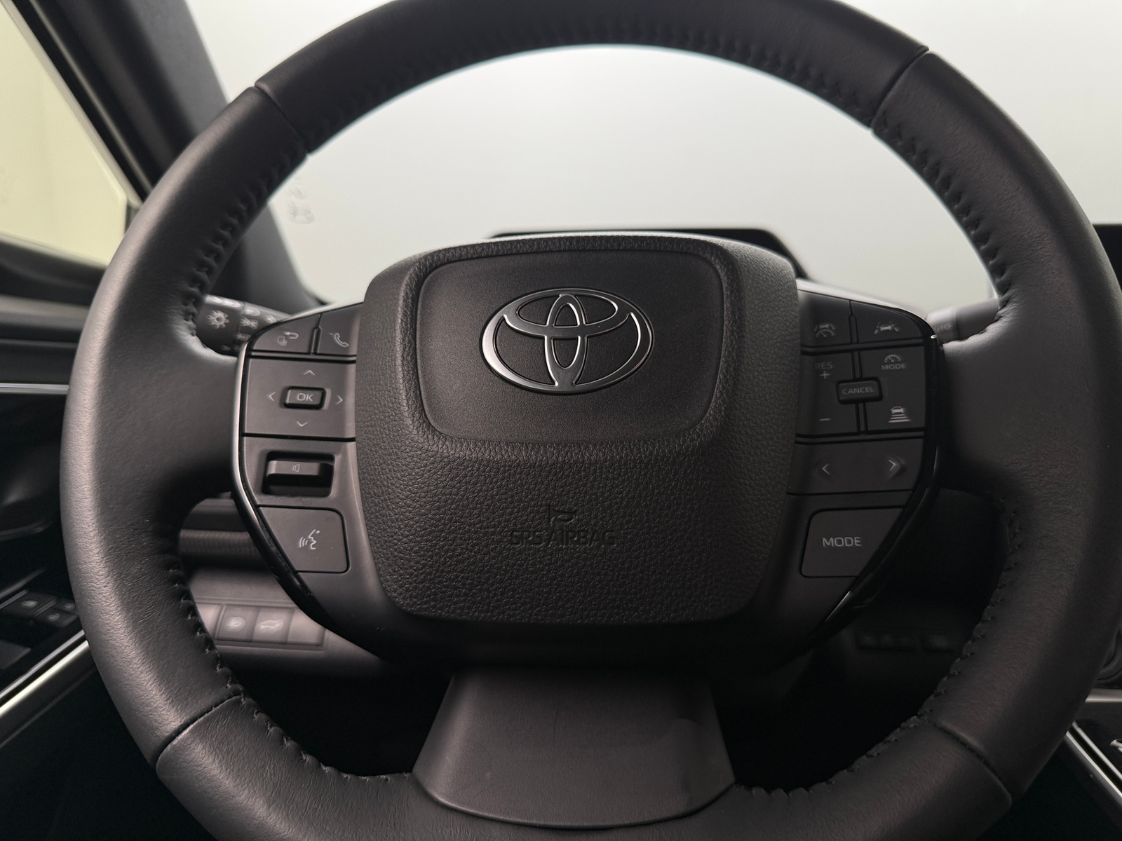 Thumbnail: 2025 Toyota bZ4X - 4