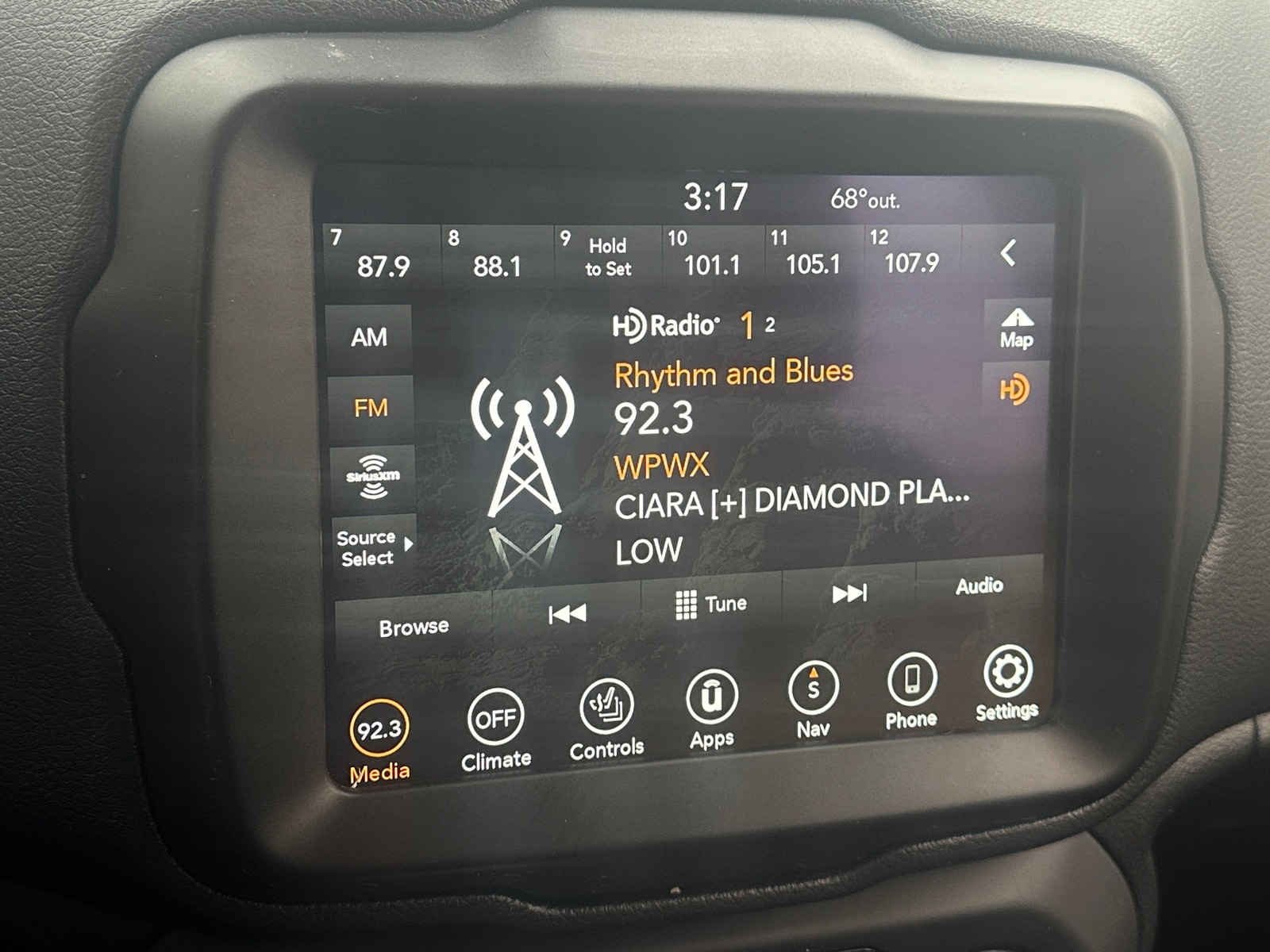 Thumbnail: 2022 Jeep Renegade - 4