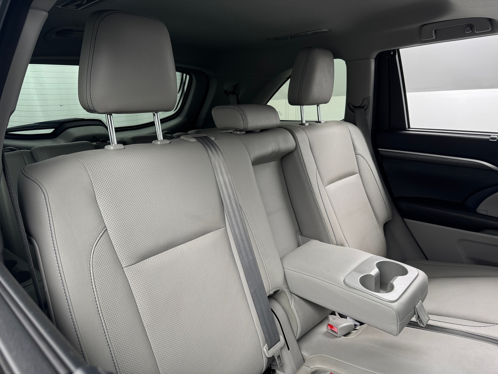 Thumbnail: 2017 Toyota Highlander - 5