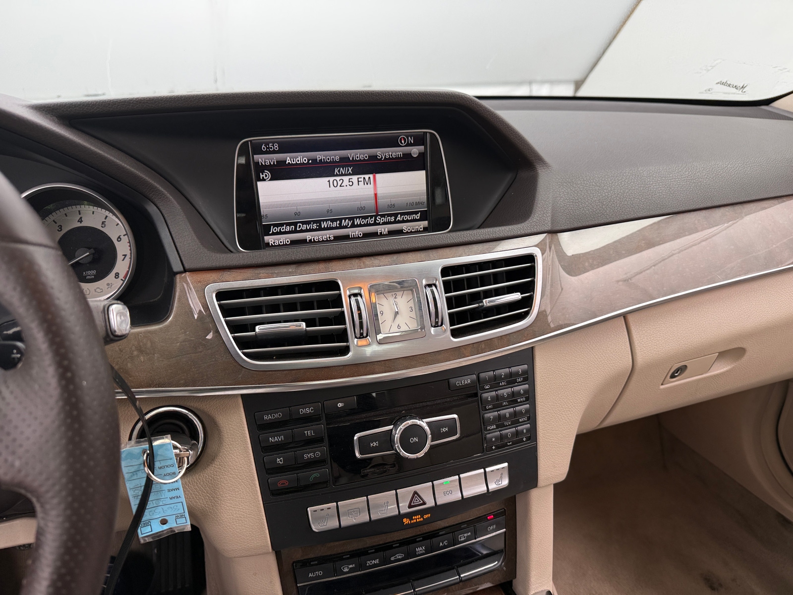 Thumbnail: 2014 Mercedes-Benz E-Class - 3