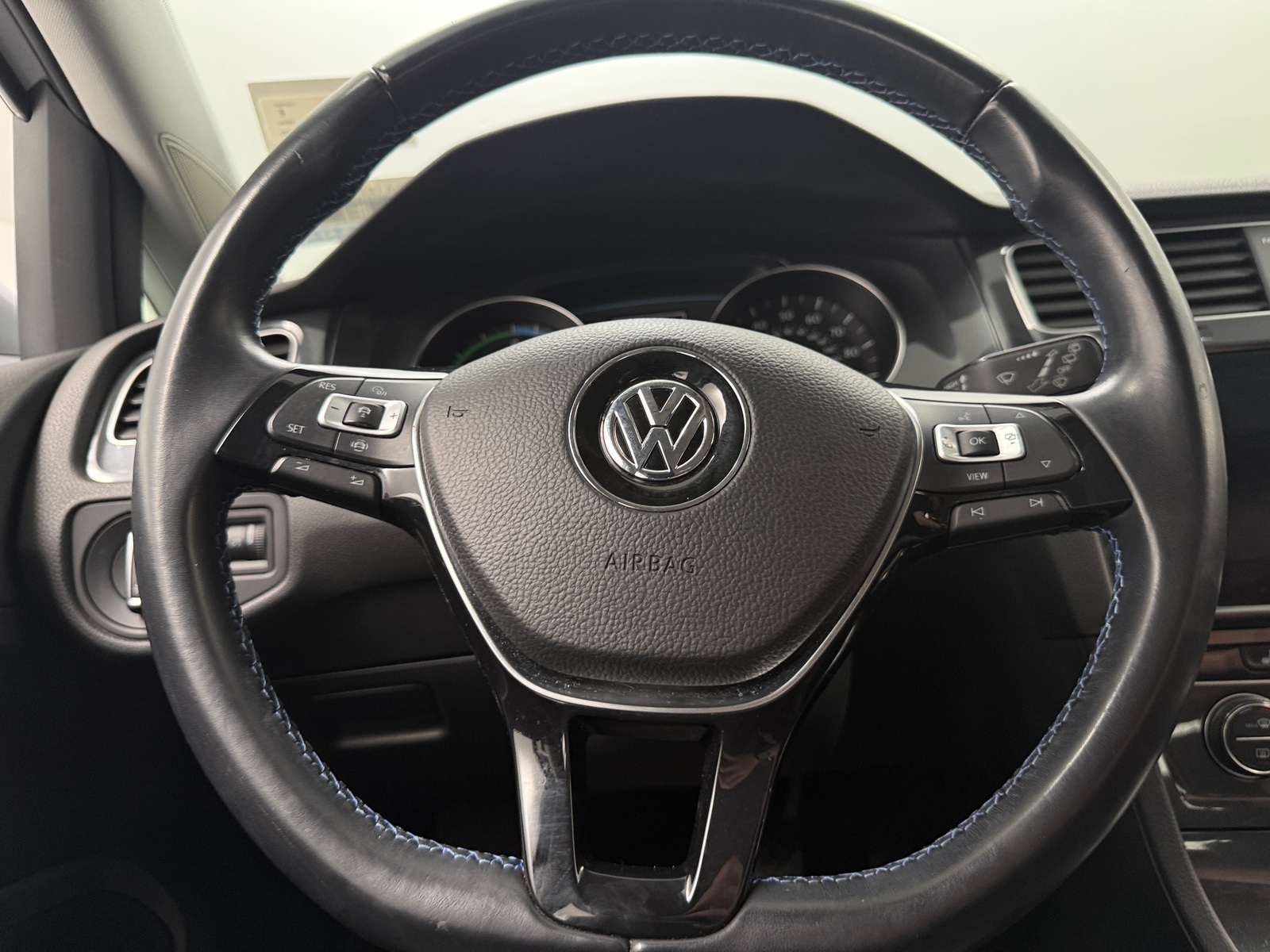 Thumbnail: 2019 Volkswagen e-Golf - 5